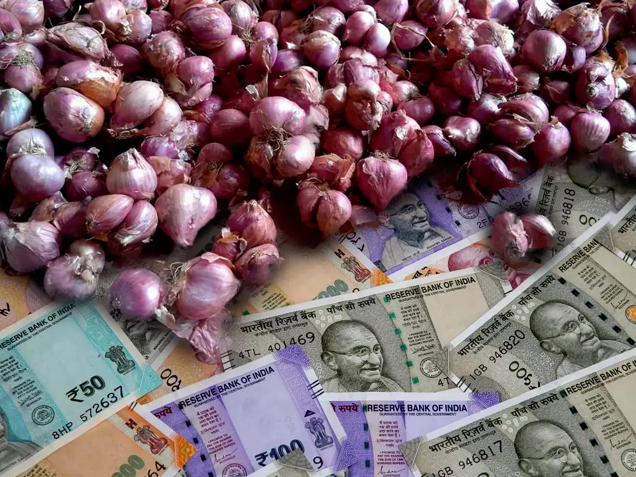 govt closes eyes on onion price, proceeds sale
