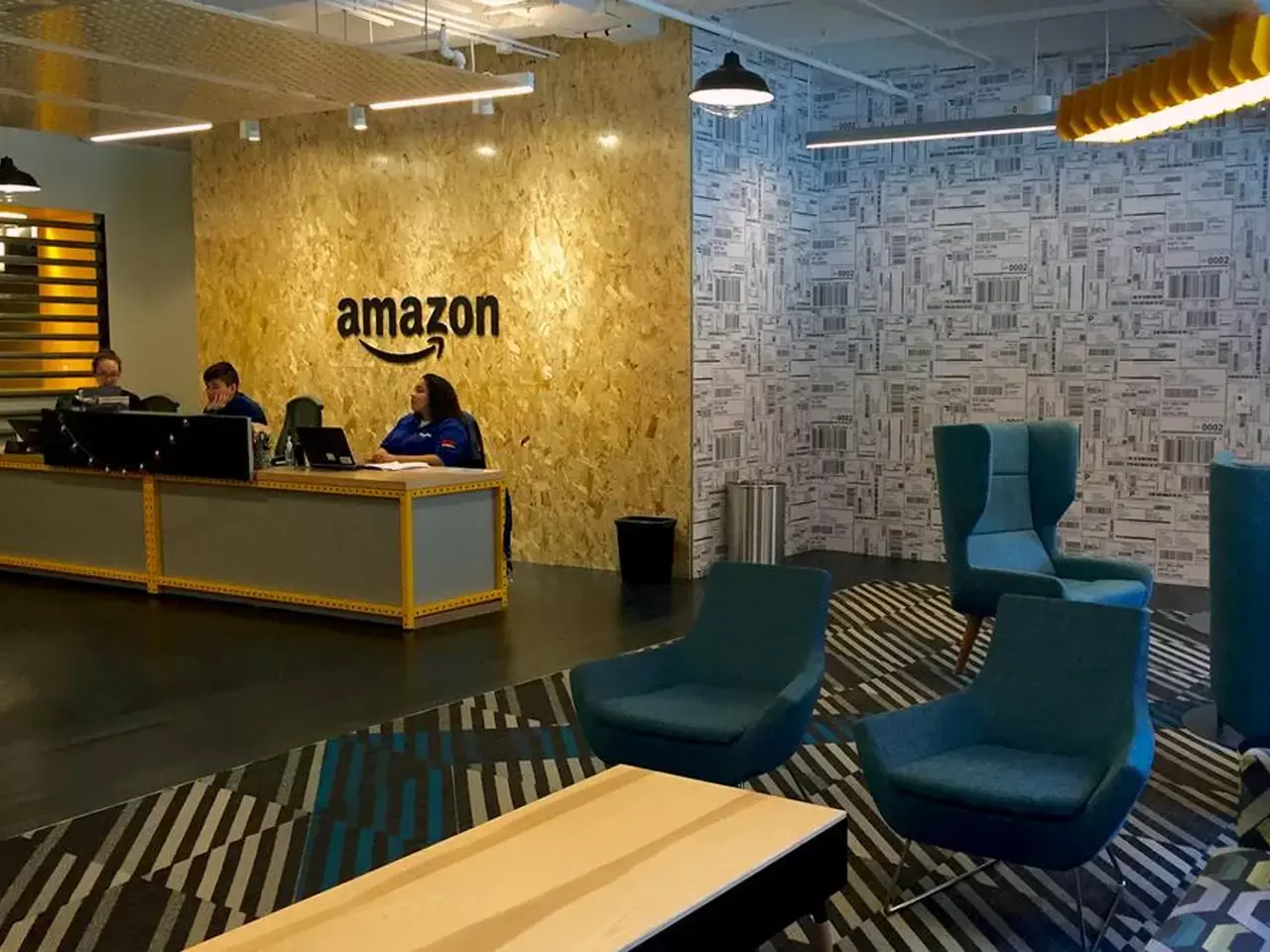 amazon to bring employees back to office for 5 days