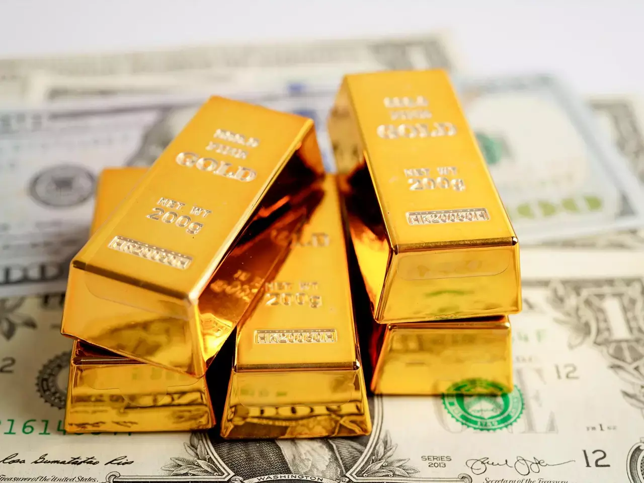 figures of gold without lying