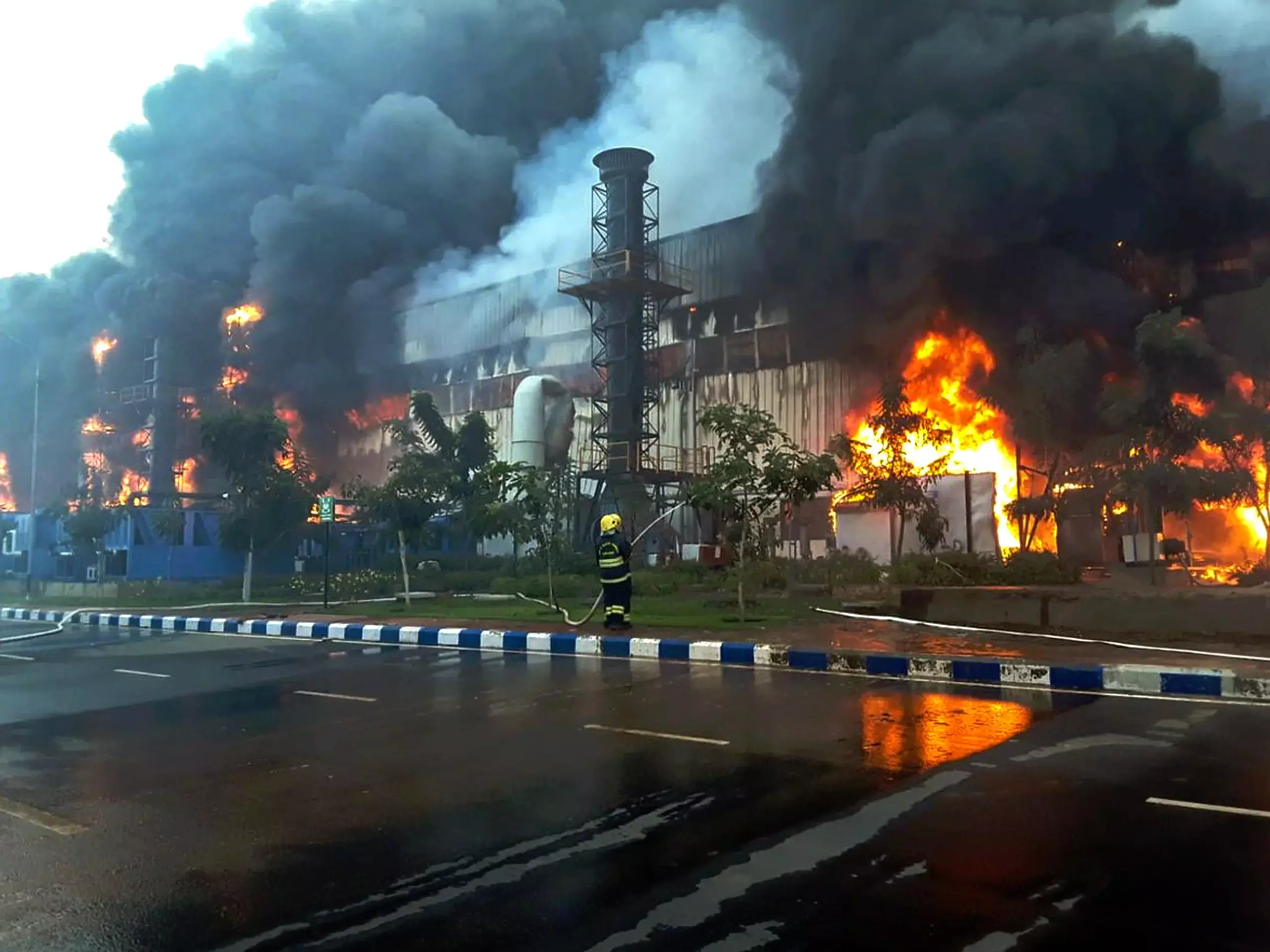 ടാറ്റ ഇലക്ട്രോണിക്സിന്റെ ഹൊസൂര്‍   പ്ലാന്റ് ഭാഗികമായി പുനരാരംഭിക്കും