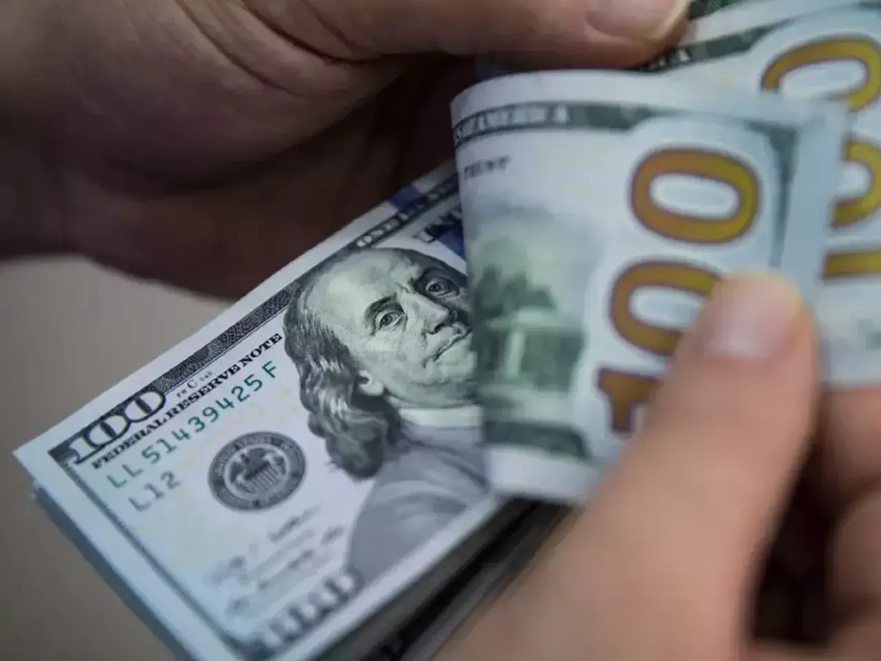 indias foreign exchange reserves with 700 billion shine