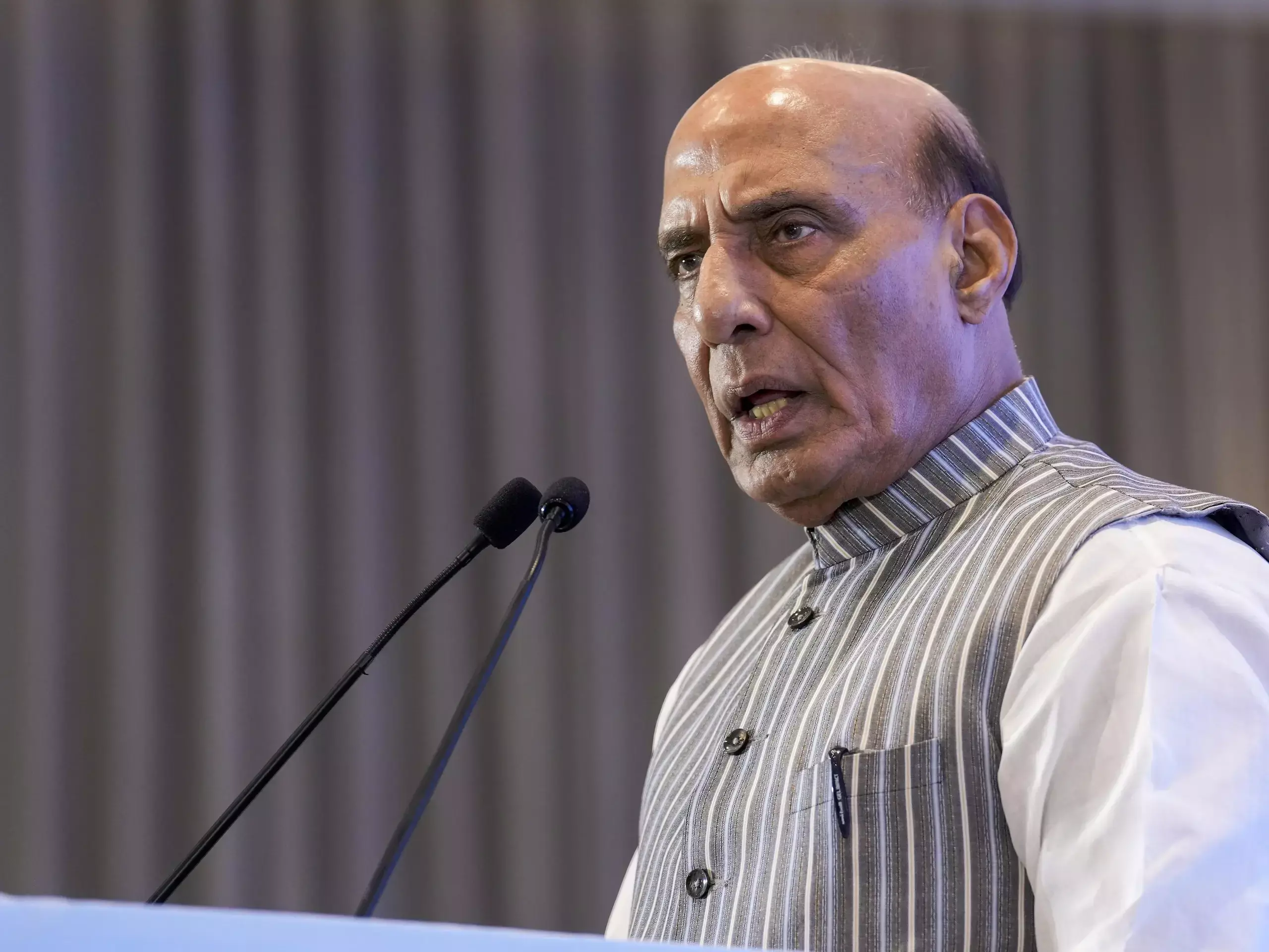 ഇന്ത്യയെ ടെക്നോളജി ഹബ് ആക്കി  മാറ്റണമെന്ന് പ്രതിരോധ മന്ത്രി