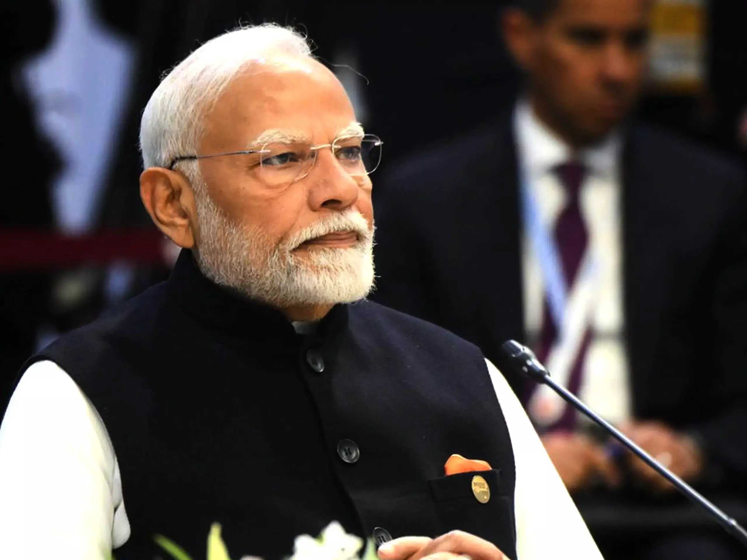 സംഘര്‍ഷം ചര്‍ച്ചകളിലൂടെ പരിഹരിക്കണം: മോദി