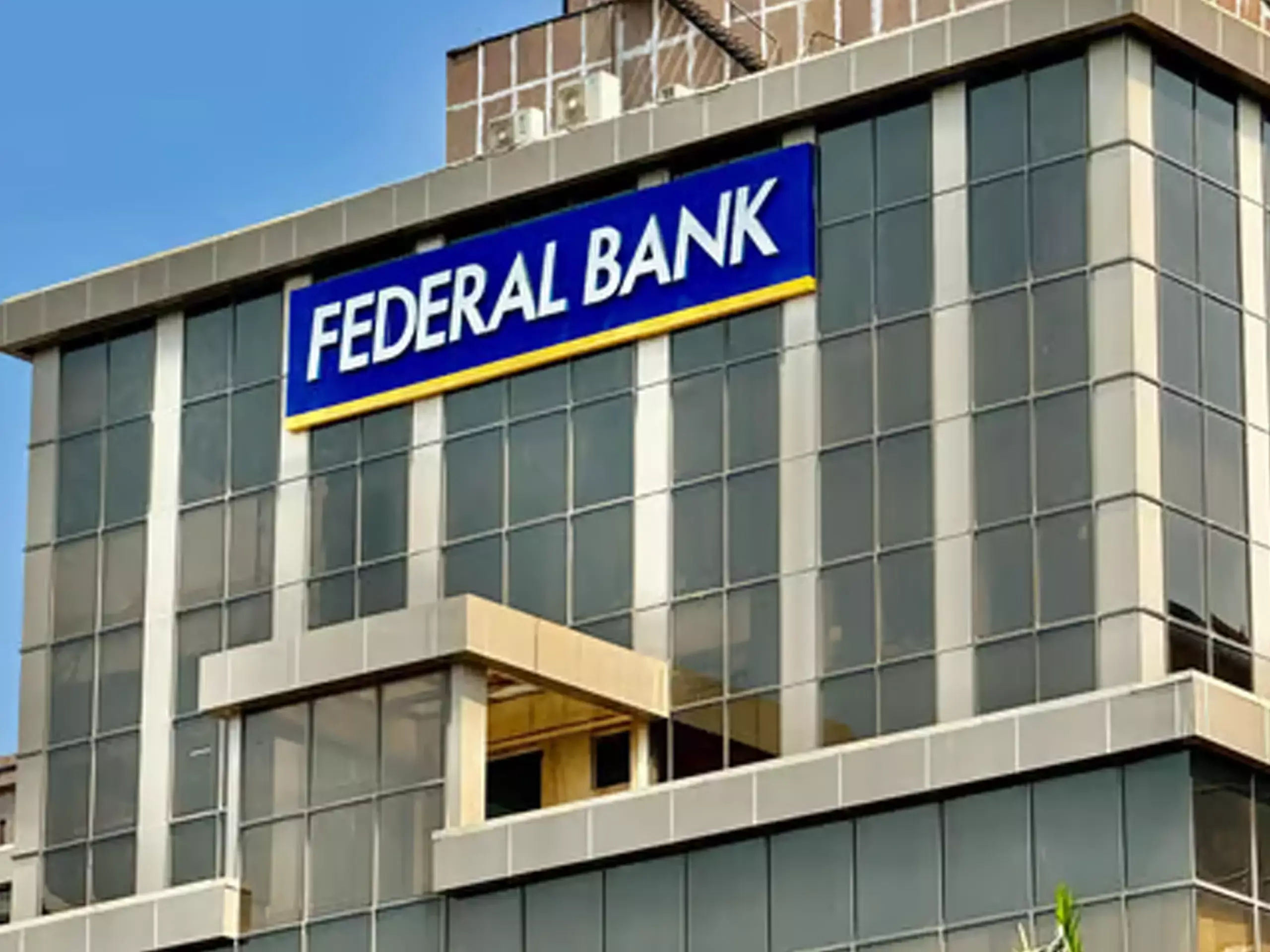 Federal Bank NRI Insurance; പ്രവാസികൾക്ക് ഒരു കോടി രൂപ വരെ, ഫെഡറൽ ബാങ്കിൻ്റെ പുതിയ ഇൻഷുറൻസ് ആർക്കൊക്കെ? Federal Bank NRI Insurance; പ്രവാസികൾക്ക് ഒരു കോടി രൂപ വരെ, ഫെഡറൽ ബാങ്കിൻ്റെ പുതിയ ഇൻഷുറൻസ് ആർക്കൊക്കെ?