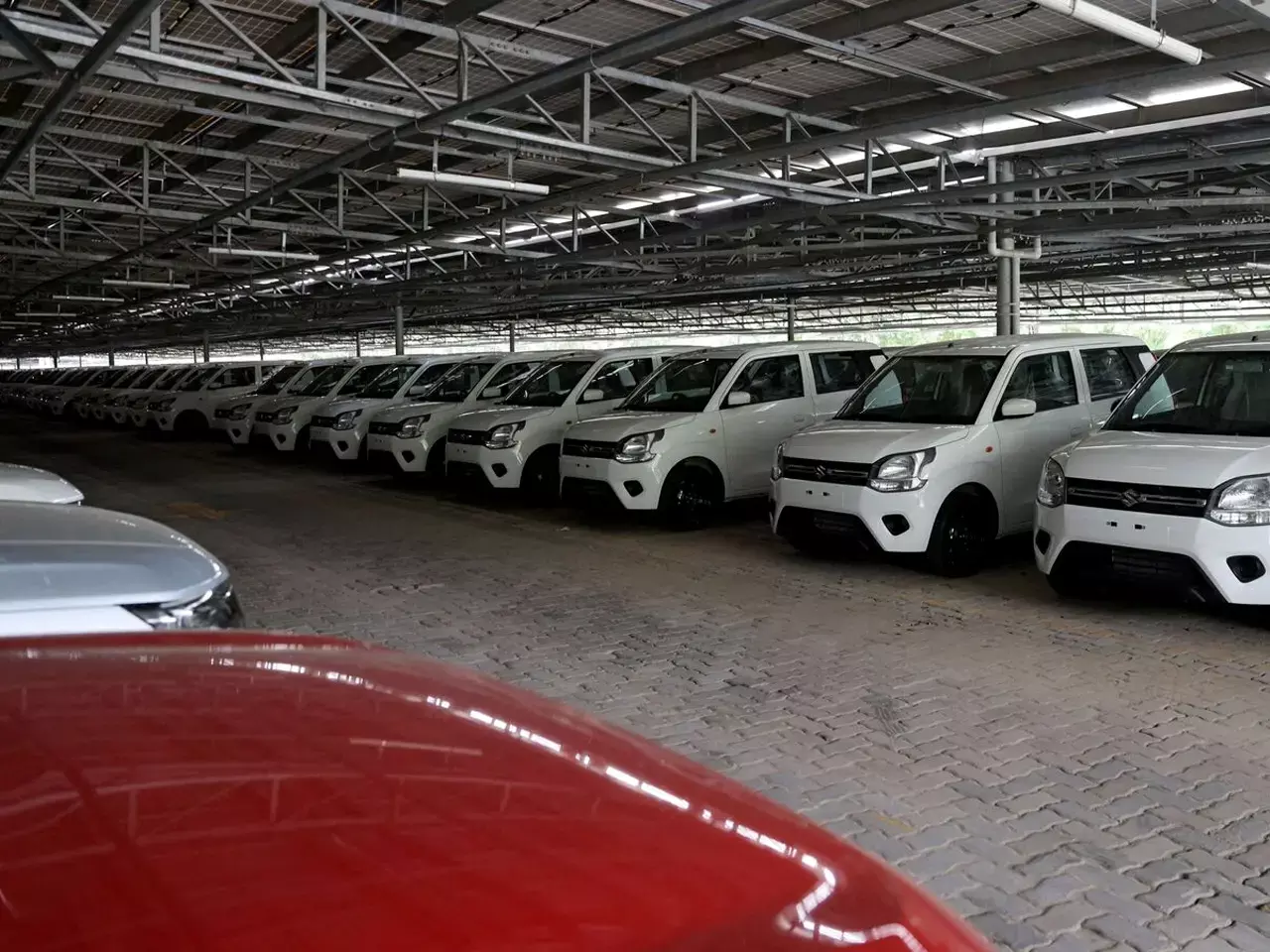 maruti suzuki reduced production of passenger cars