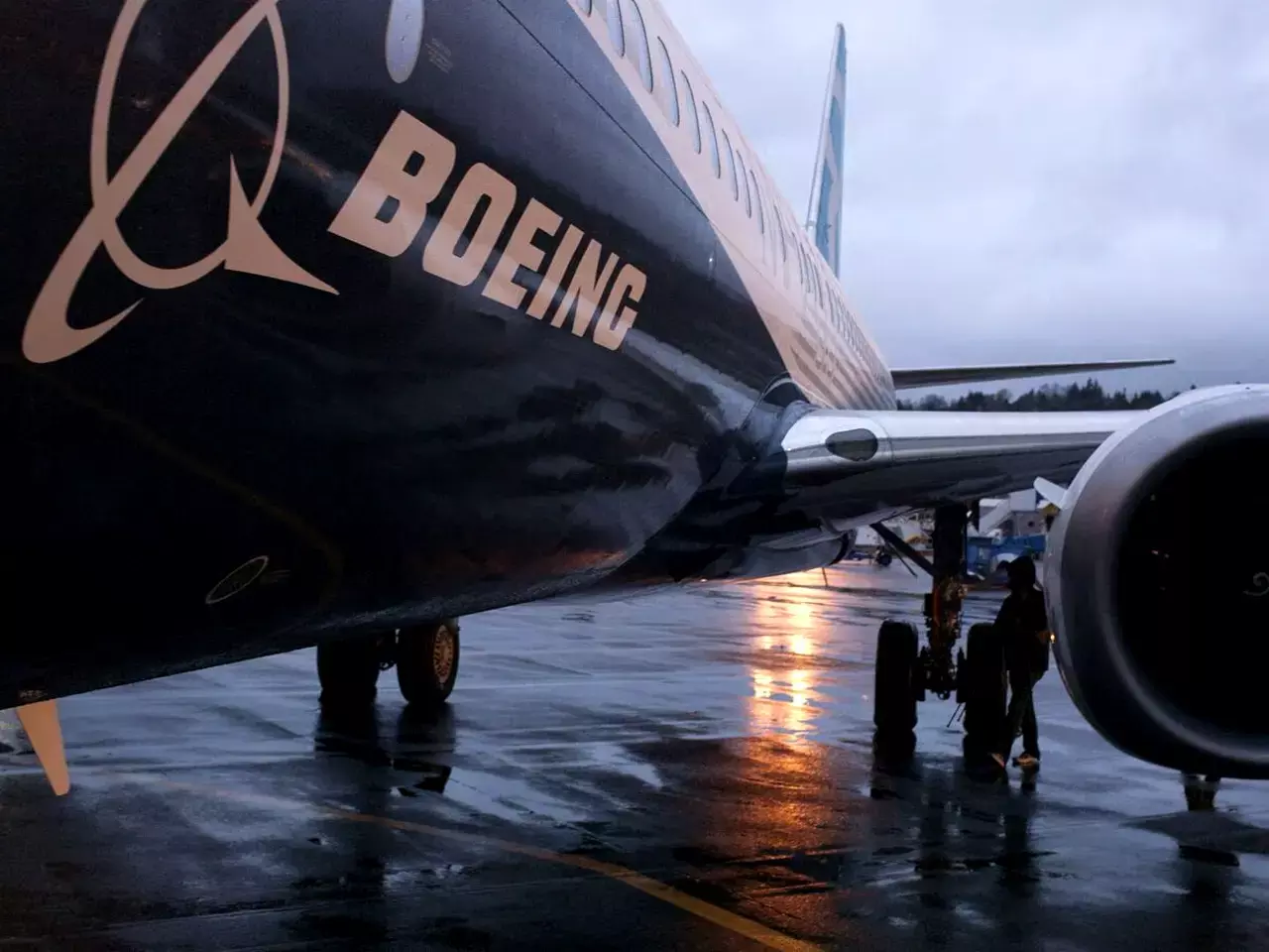 boeing to layoff measures