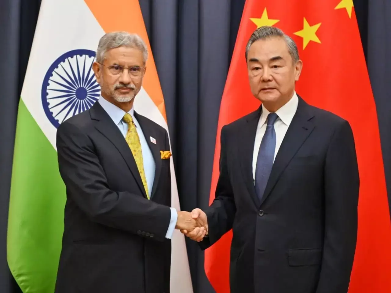 india-china foreign ministers meeting raises hopes