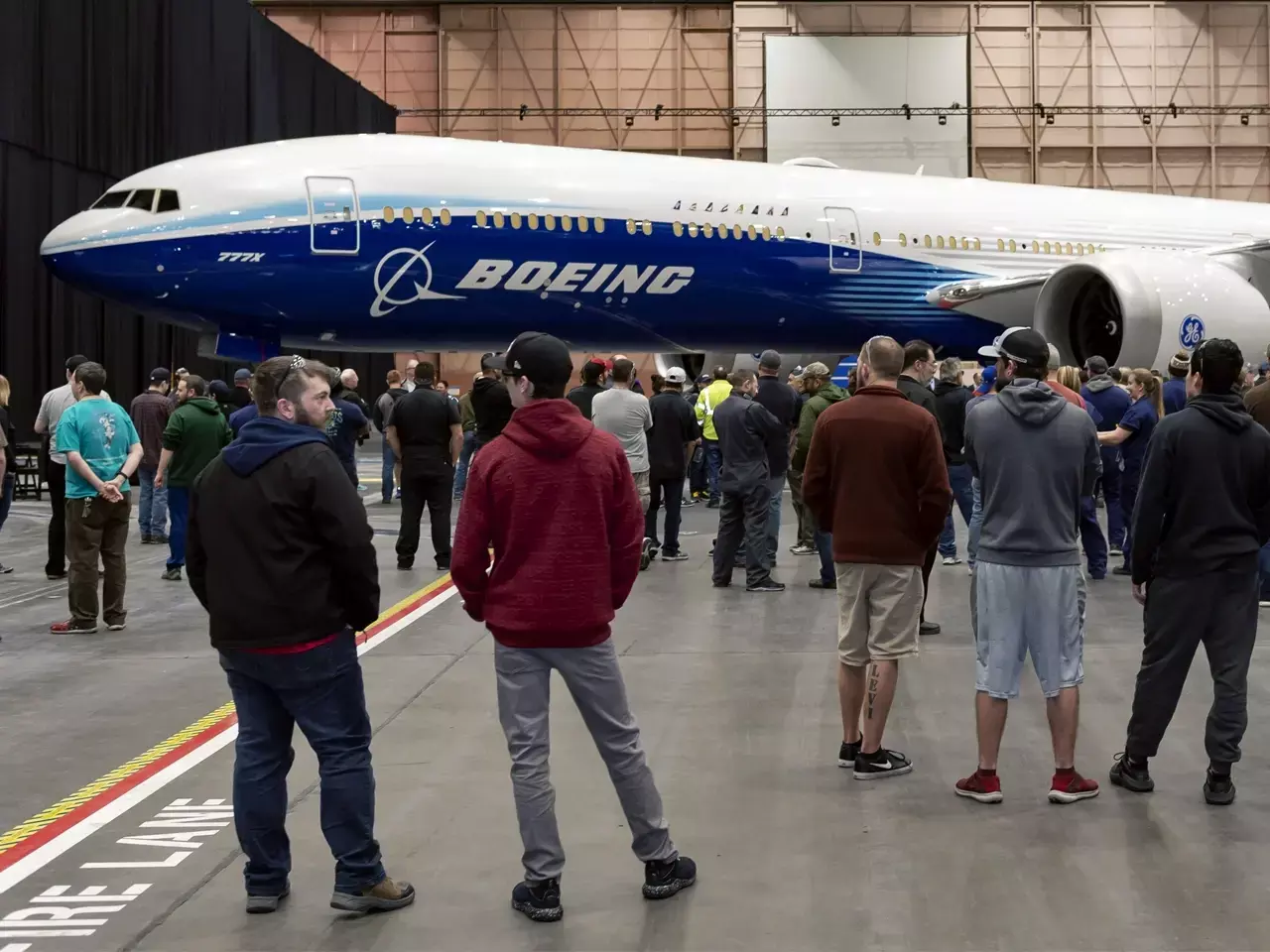 financial crisis, boeing lays off more than 2,500 workers