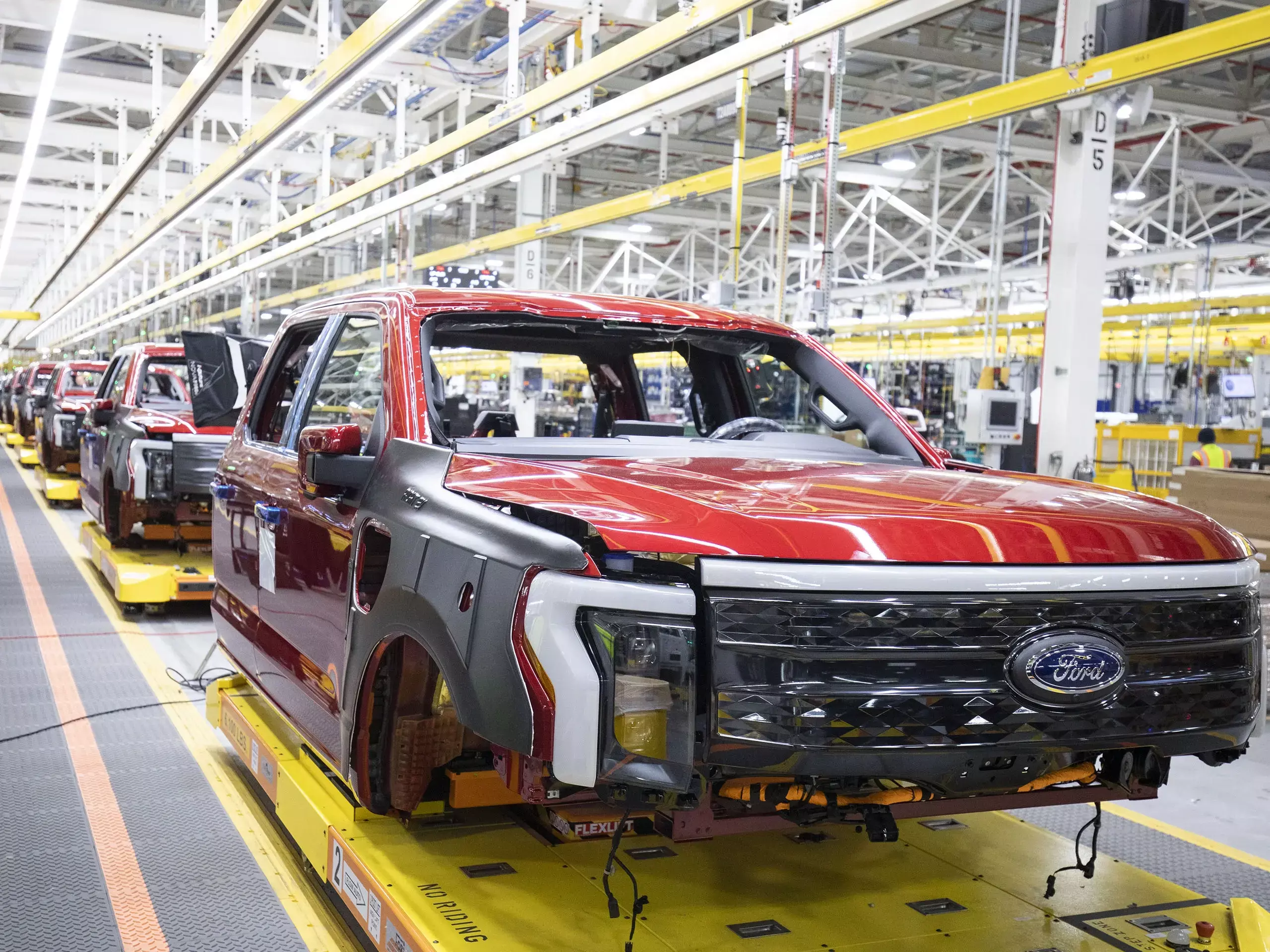 Ford to lay off 4,000 employees