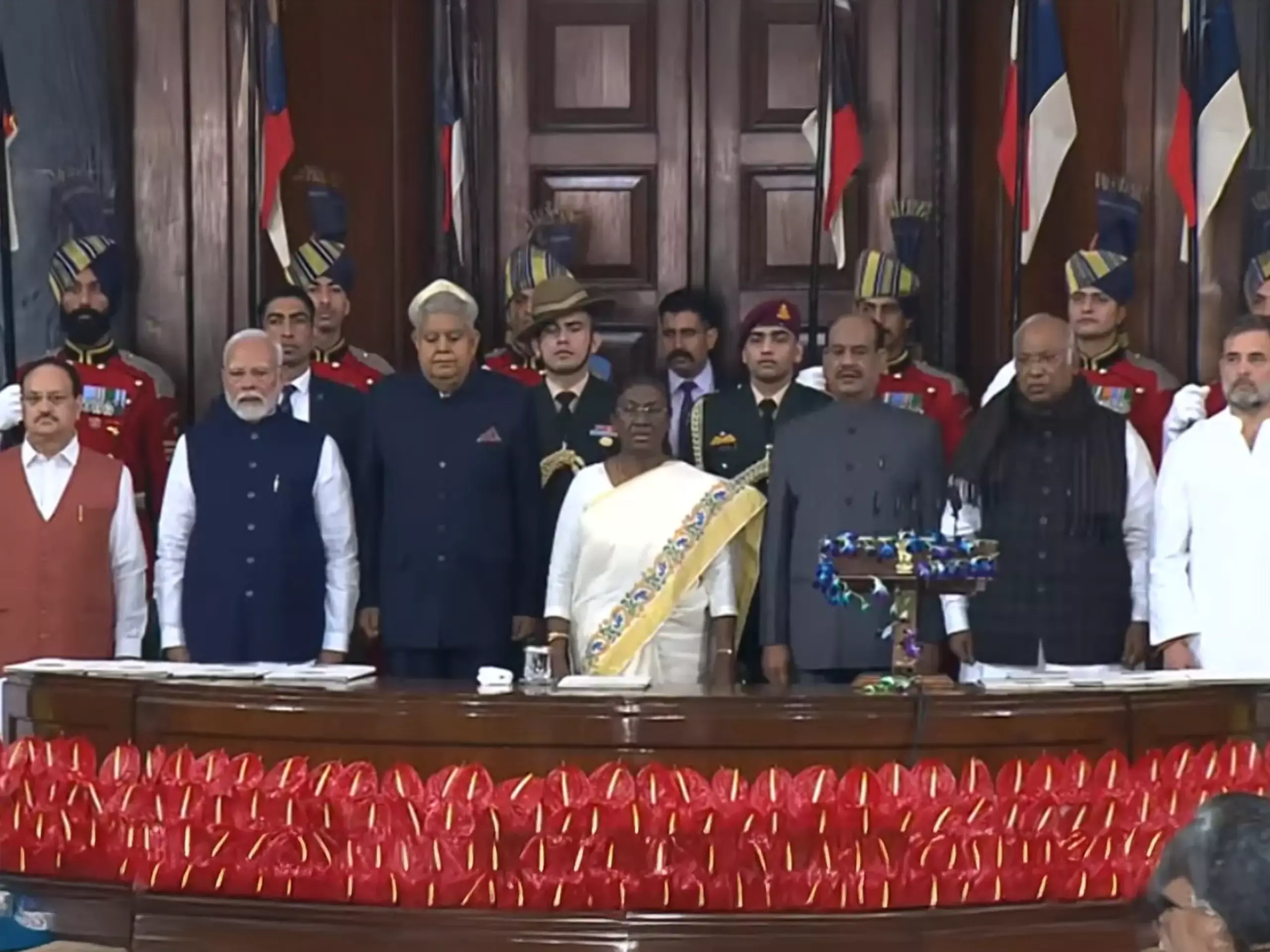 ഭരണഘടനയുടെ 75-ാം വാര്‍ഷികം;  75 രൂപയുടെ നാണയം പുറത്തിറക്കി