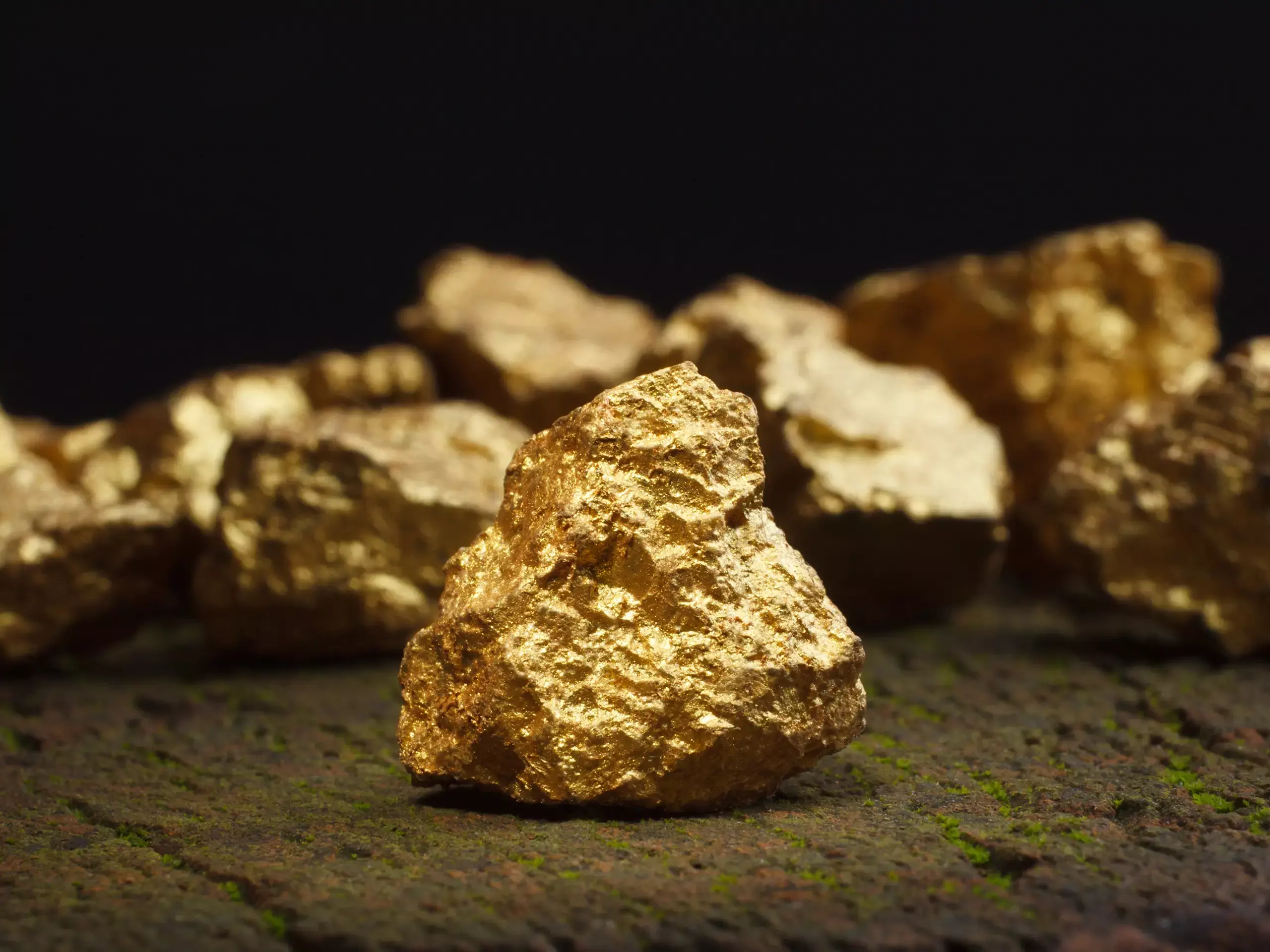 ലോകത്തെ ഏറ്റവും വലിയ സ്വർണനിക്ഷേപം കണ്ടെത്തി, സമ്പത്ത് കുമിഞ്ഞ് കൂടി ഈ രാജ്യം