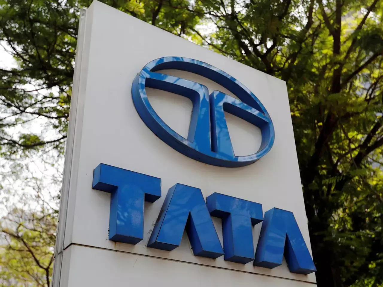 tata motors wholesale sales increase slightly
