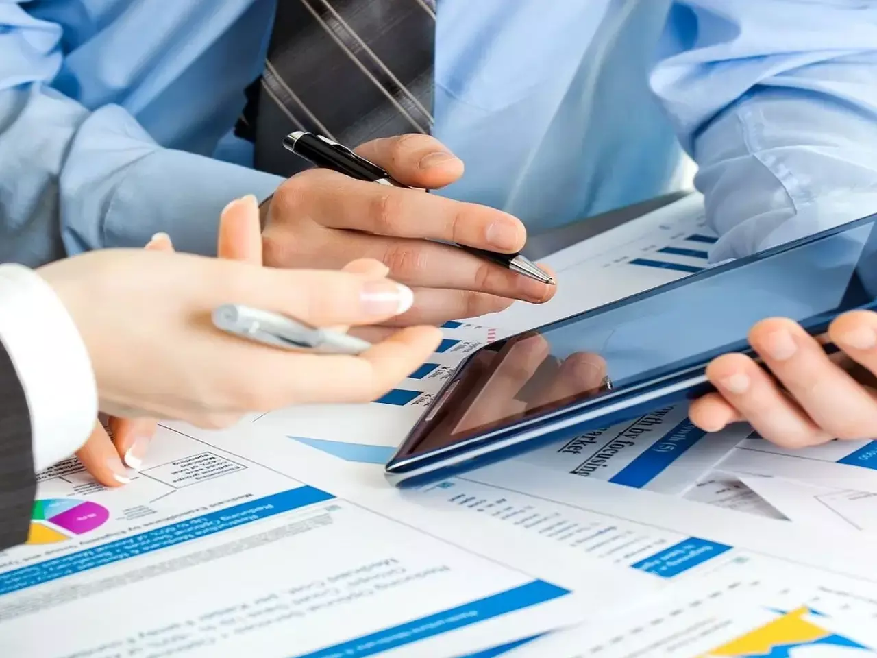 mcap of six companies crosses rs 2 lakh crore mark