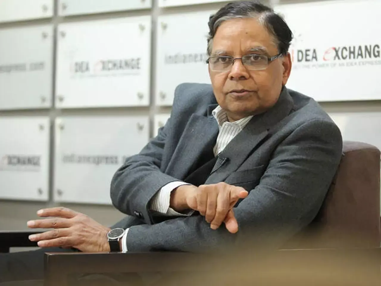 finance commission members in kerala