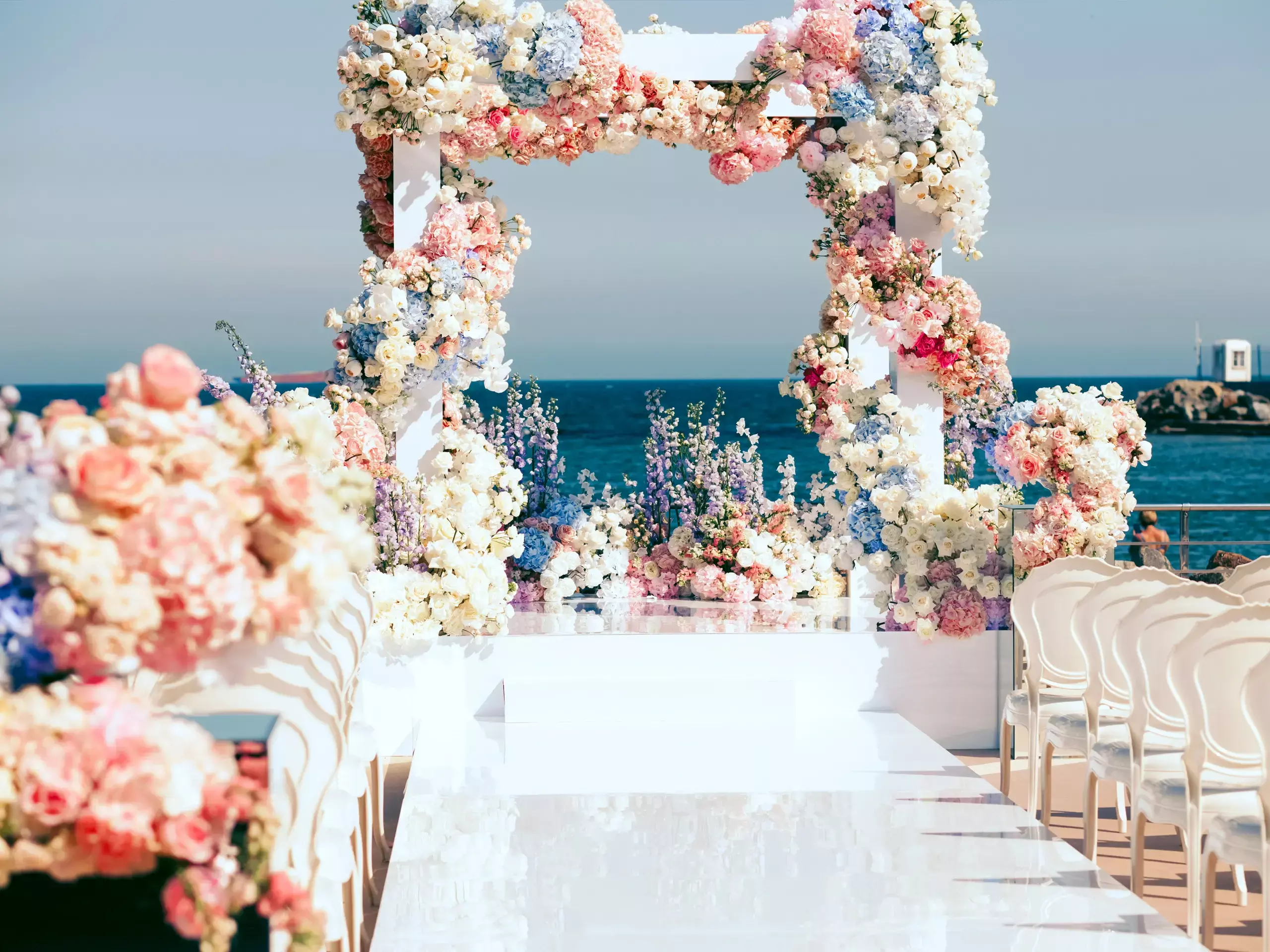 ആഡംബര വിവാഹങ്ങളില്‍ പങ്കെടുക്കാന്‍  ആദായ നികുതി വകുപ്പ് ഇറങ്ങുന്നു