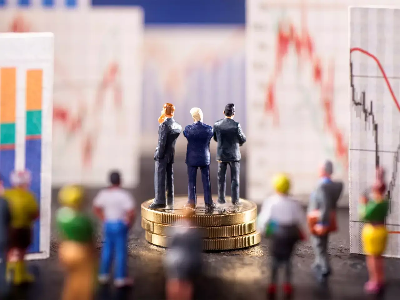 experts say macroeconomic data announcements will influence the market