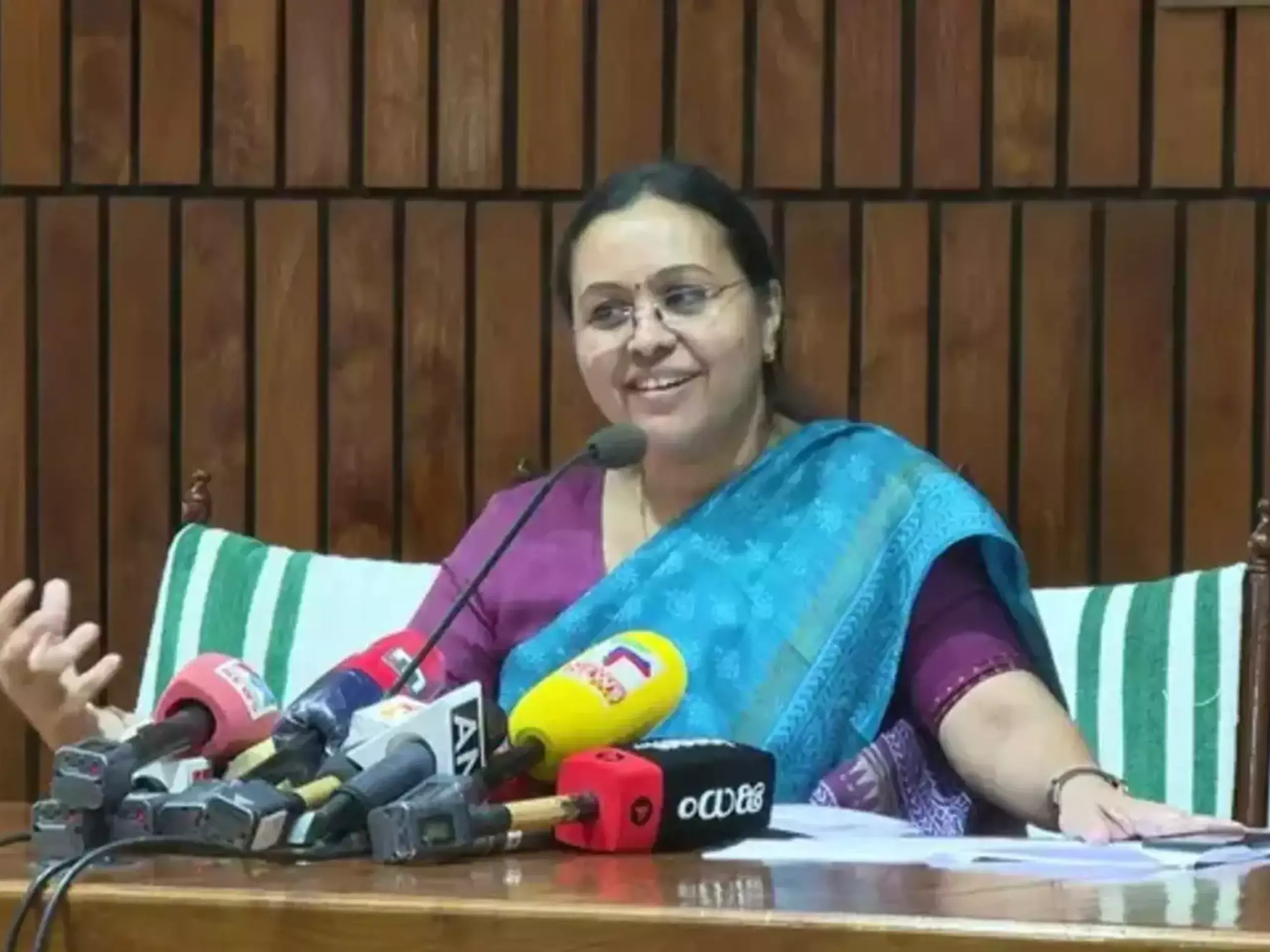 ഗർഭിണികളും പ്രായമുള്ളവരും ഗുരുതര രോഗമുള്ളവരും മാസ്ക് ധരിക്കുന്നത് അഭികാമ്യം ചൈനയിലെ വൈറല്‍ പനി വ്യാപനത്തില്‍ ജാഗ്രത