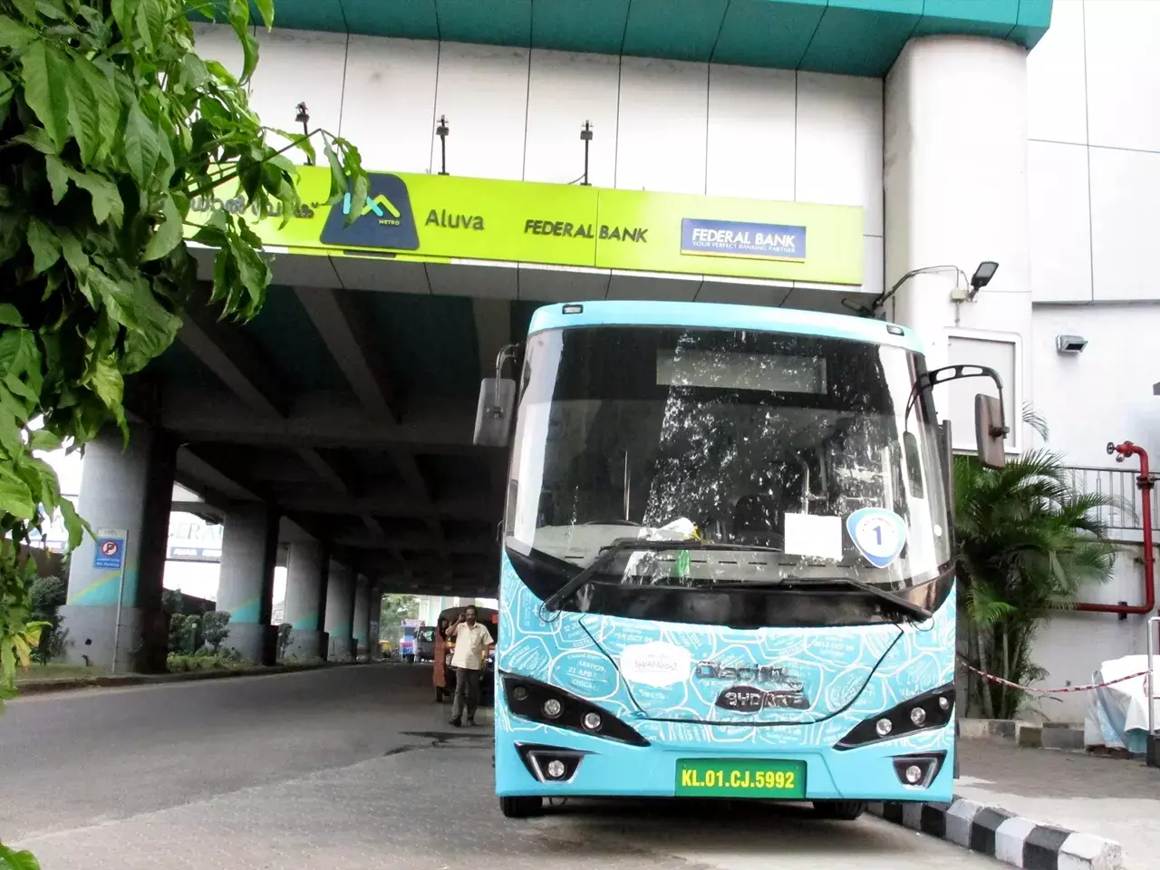kochi metro connect bus service