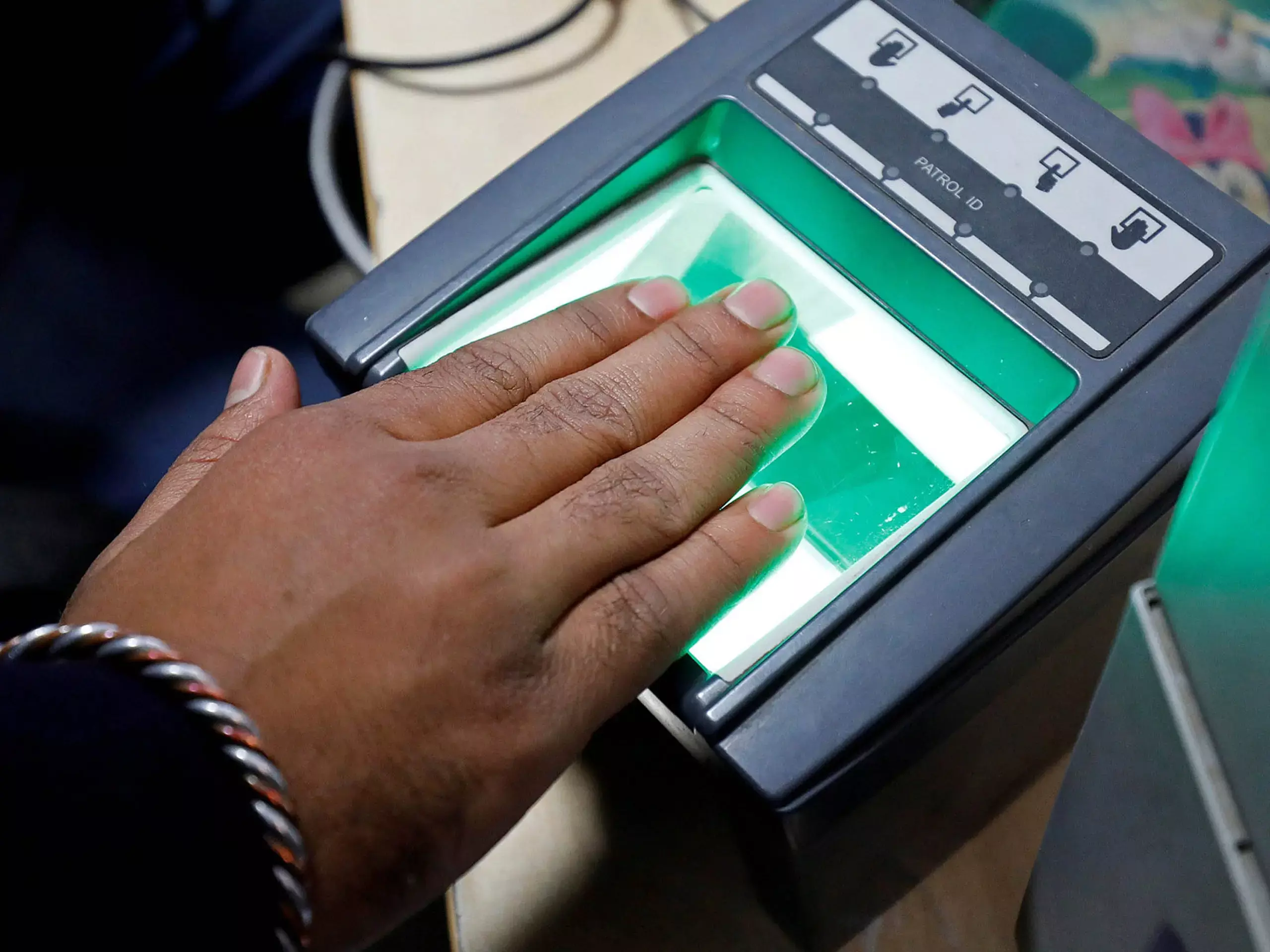 പുതിയ സിംകാര്‍ഡ്: ബയോമെട്രിക്   വെരിഫിക്കേഷന്‍ നിര്‍ബന്ധമാക്കി