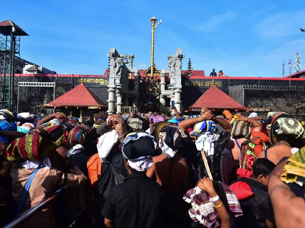 mandala - makaravilakku season revenue rs 440 crore