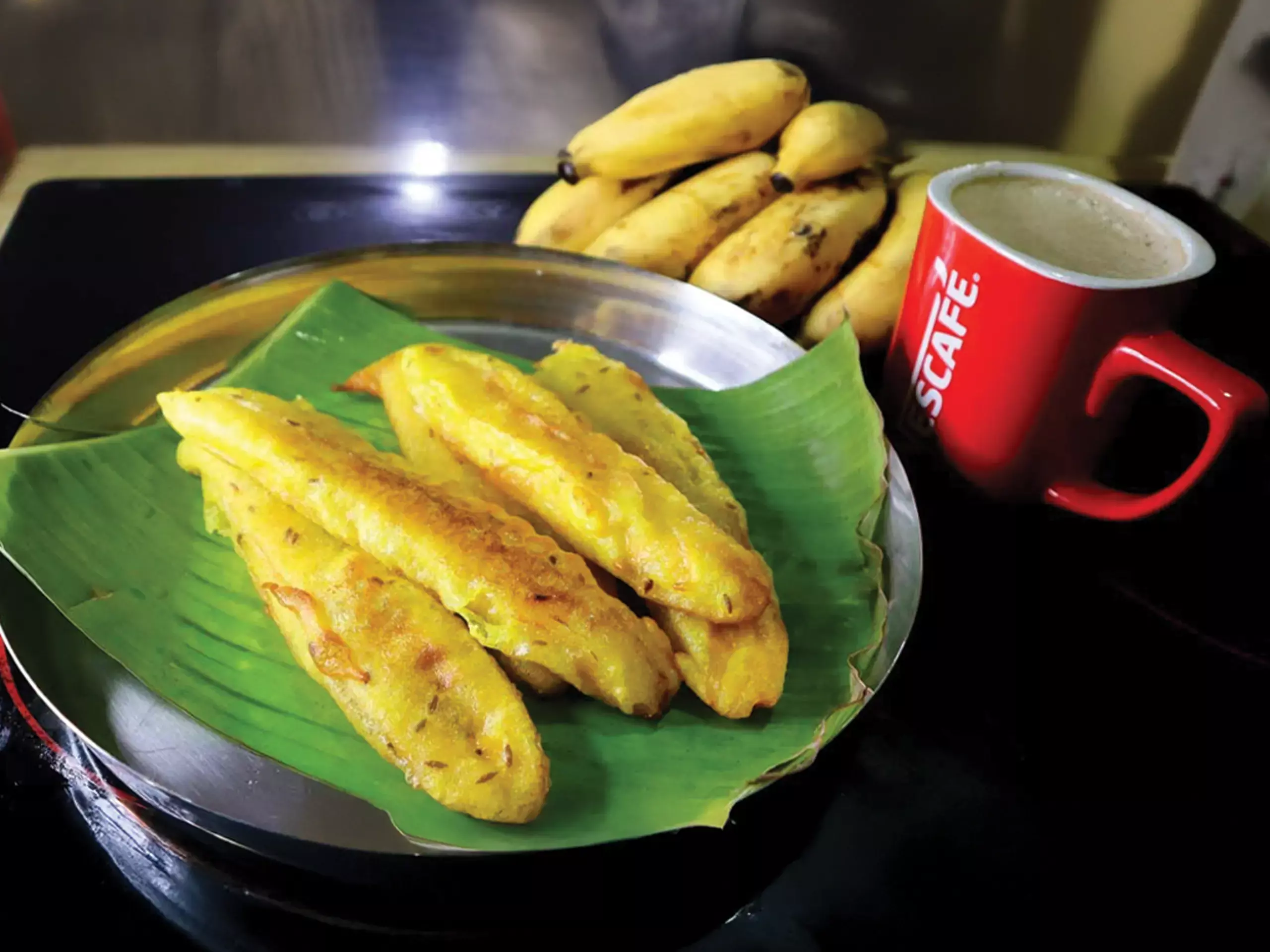 പഴംപൊരി ഇനി സെലിബ്രിറ്റി ; ജിഎസ്ടി 18 %