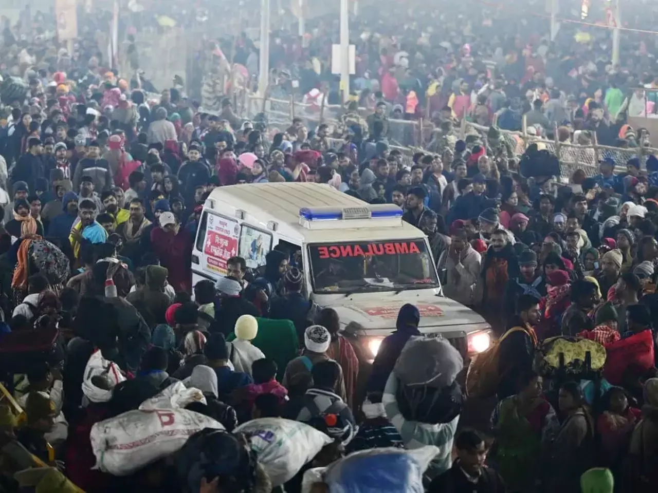 15 killed in stampede at mahakumbh mela