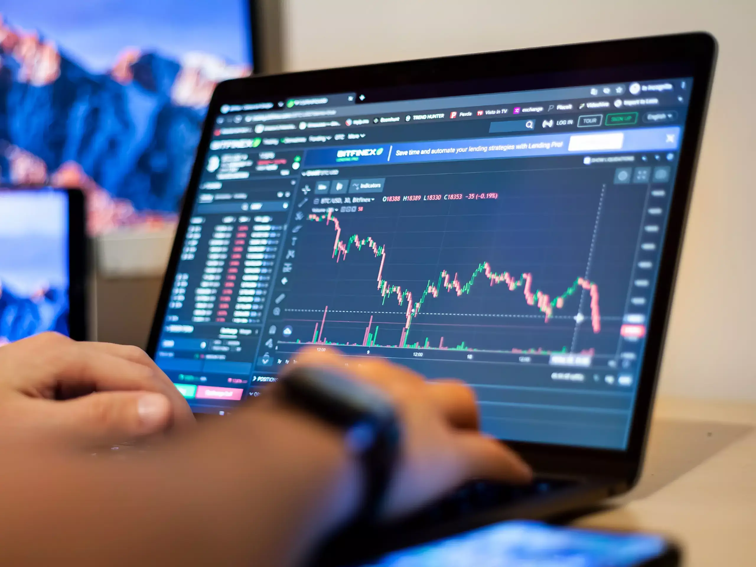 ട്രംപ് ഇഫക്ട്..! രൂപയ്ക്ക് റെക്കോര്‍ഡ് താഴ്ച, കൂപ്പുകുത്തി ഓഹരി വിപണി