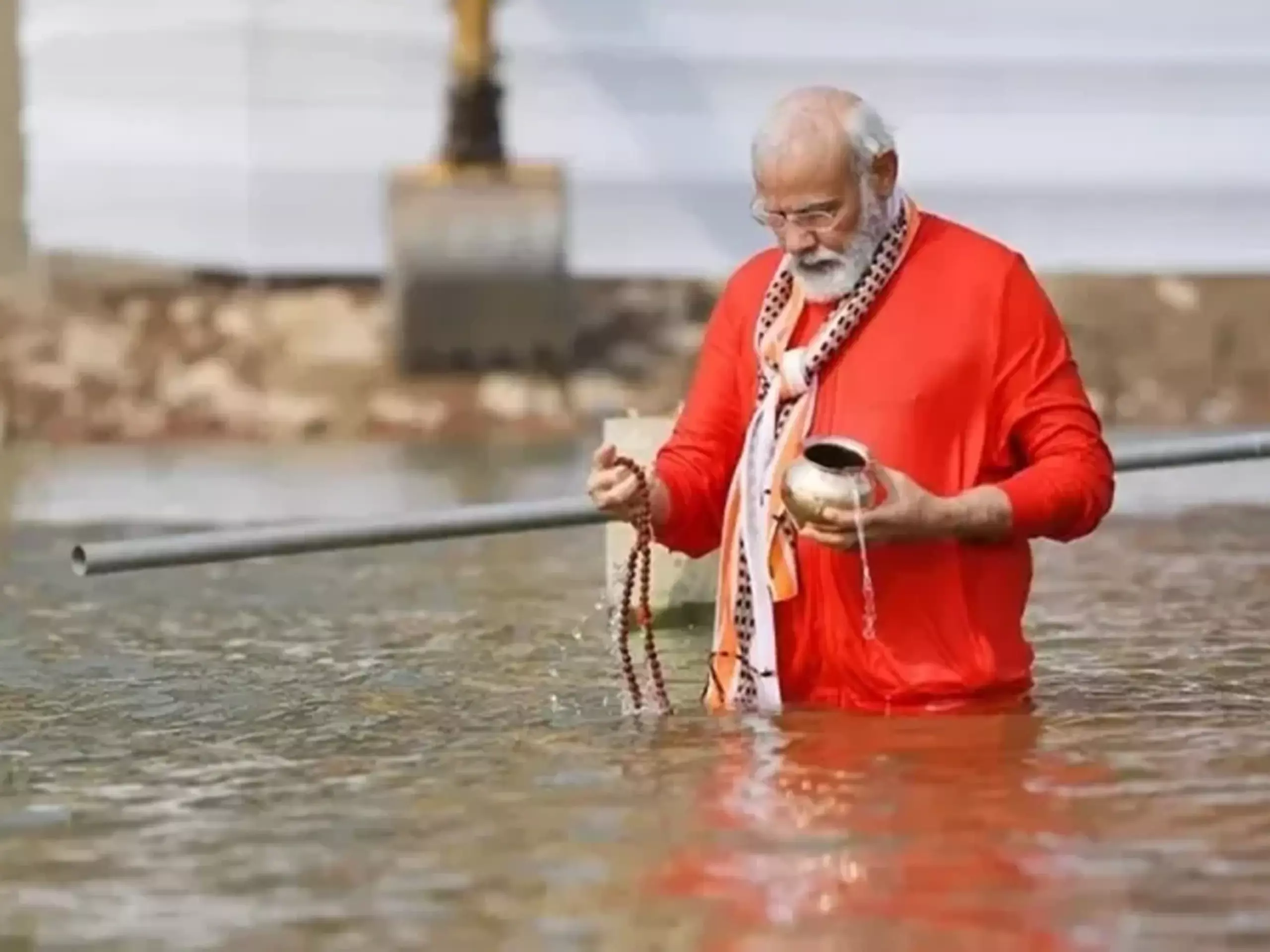 ഡെല്ഹി തെരഞ്ഞെടുപ്പിനിടെ കുംഭസ്നാനത്തിനായി പ്രധാനമന്ത്രി ഡെല്ഹി തെരഞ്ഞെടുപ്പിനിടെ കുംഭസ്നാനത്തിനായി പ്രധാനമന്ത്രി