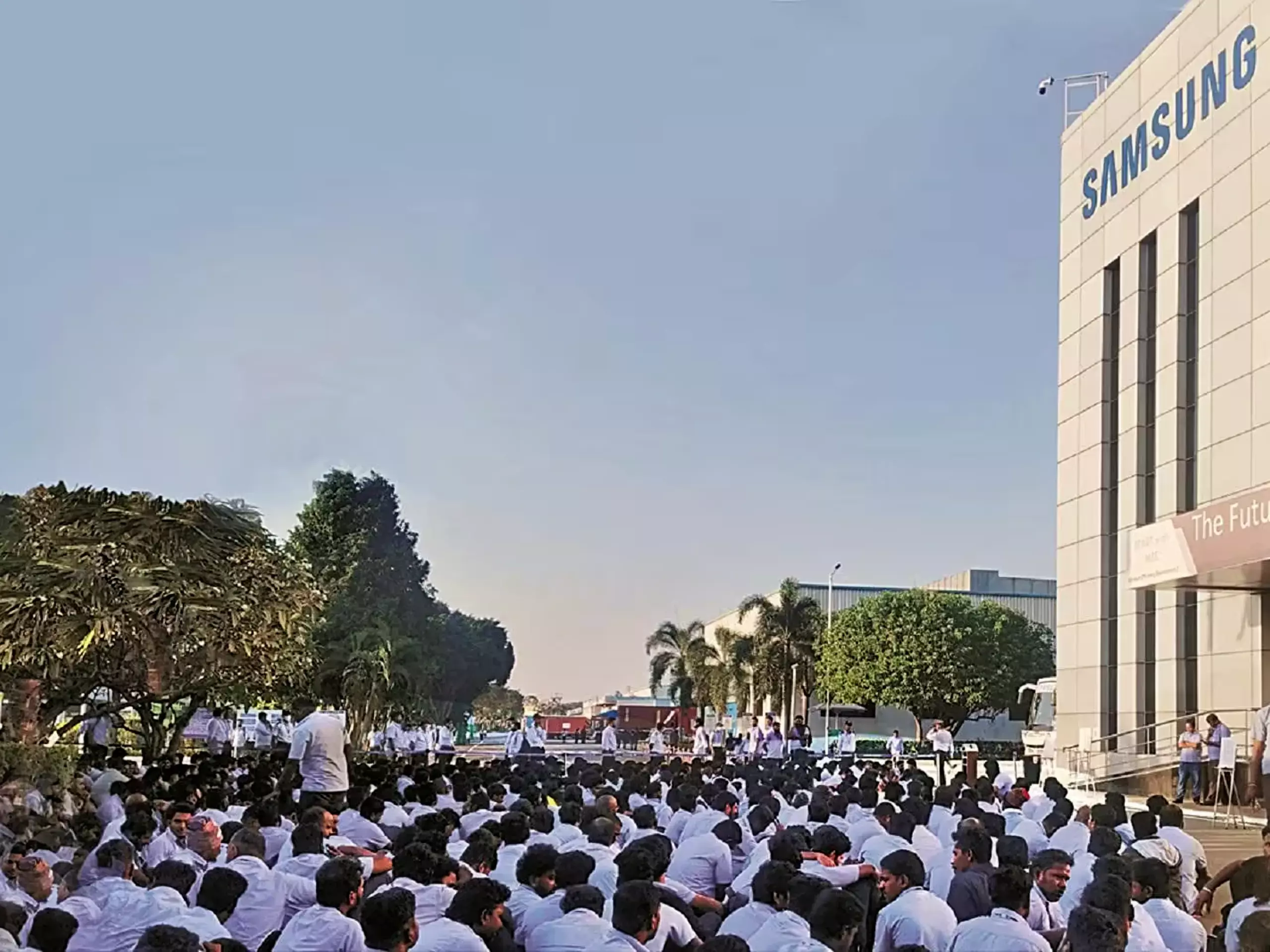 സാംസംഗ് ഇന്ത്യയില്‍ വീണ്ടും പണിമുടക്ക്