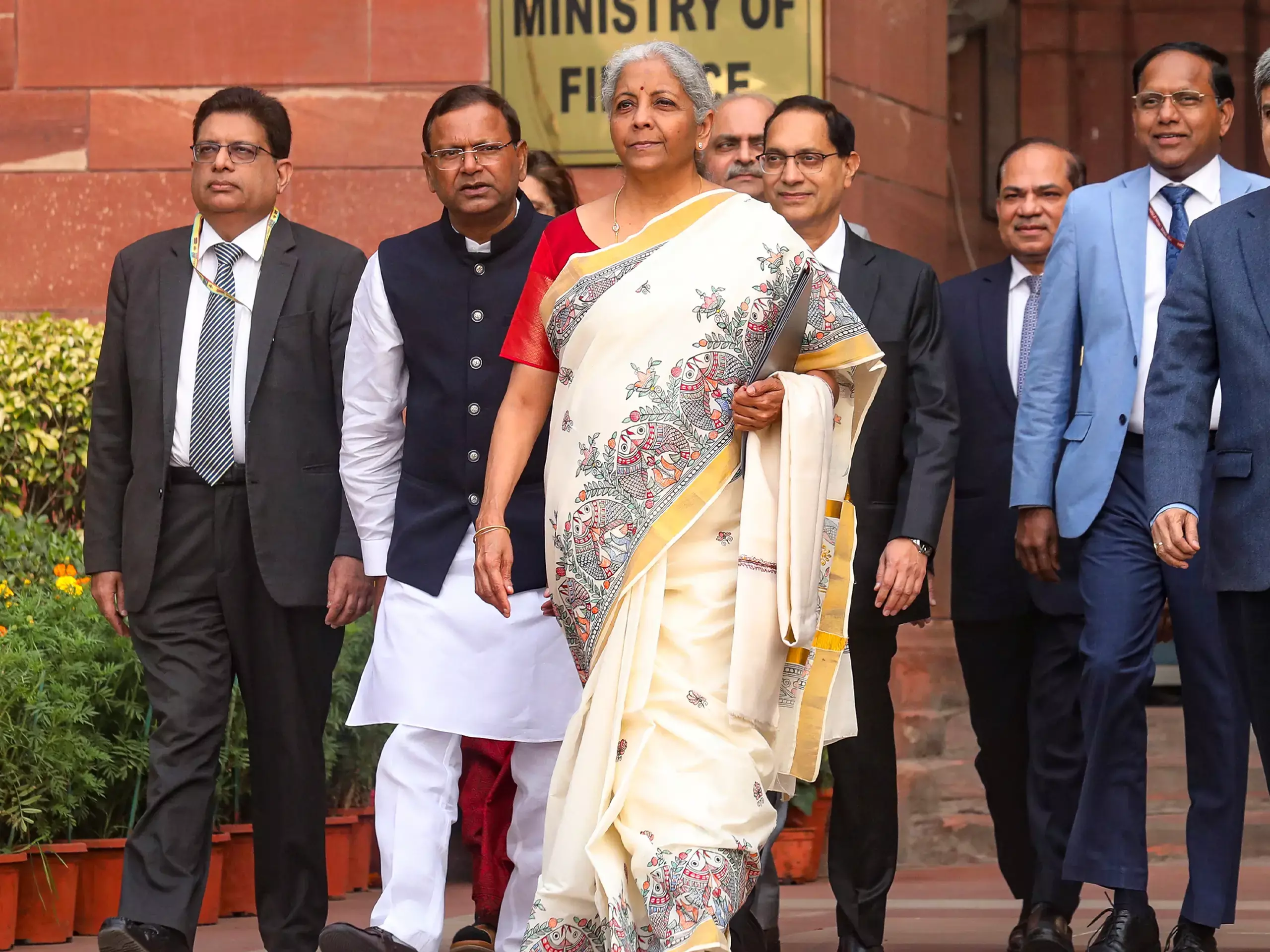 സ്വര്ണലേല വ്യവസ്ഥകള് ലംഘിച്ചാല് കര്ശന നടപടി സ്വര്ണലേല വ്യവസ്ഥകള് ലംഘിച്ചാല് കര്ശന നടപടി