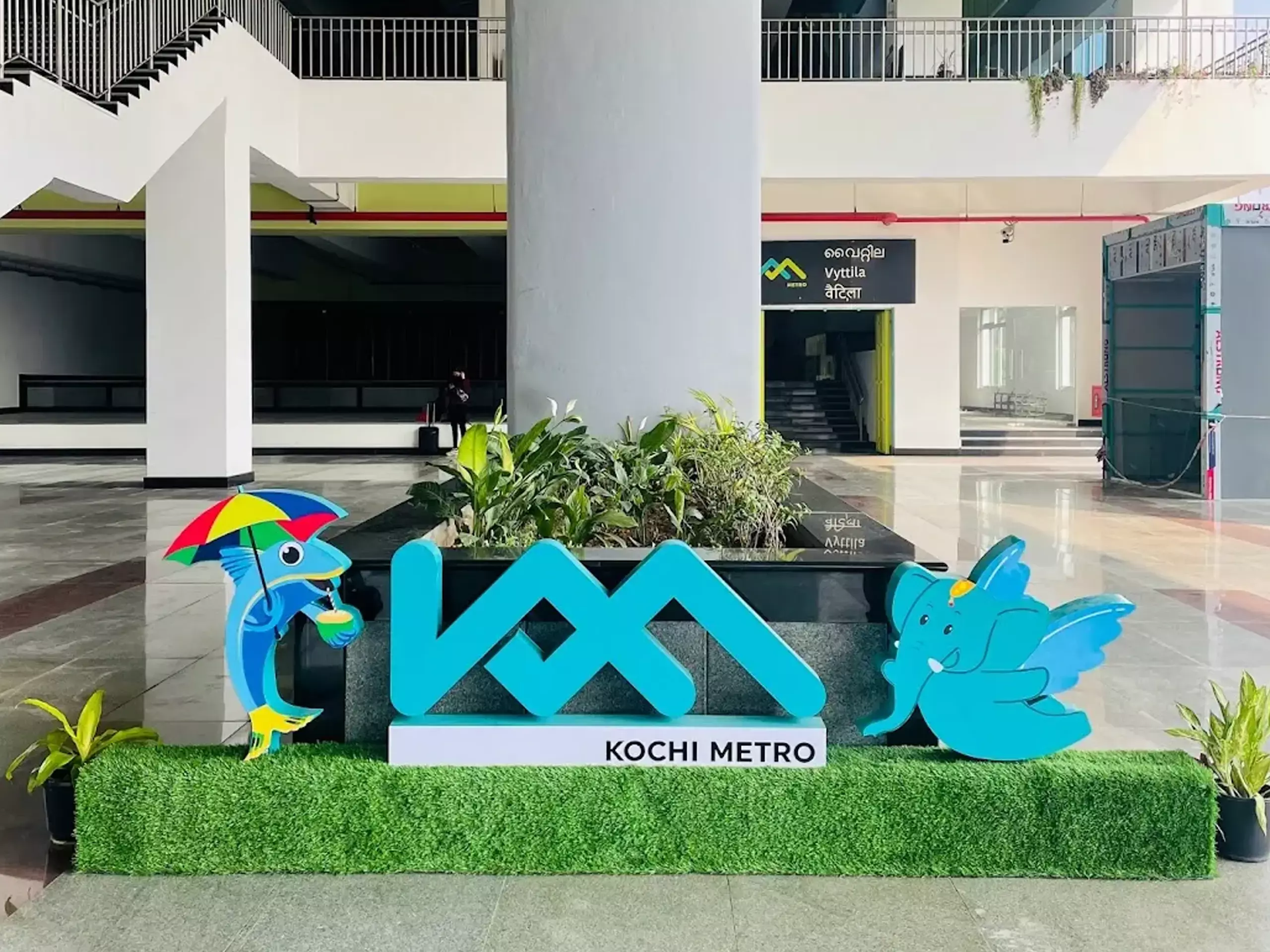 കൊച്ചി മെട്രോ സ്റ്റേഷനുകളിൽ ബെവ്കോ വരുന്നു; ആദ്യ ഘട്ടം വൈറ്റിലയിലും വടക്കേക്കോട്ടയിലും