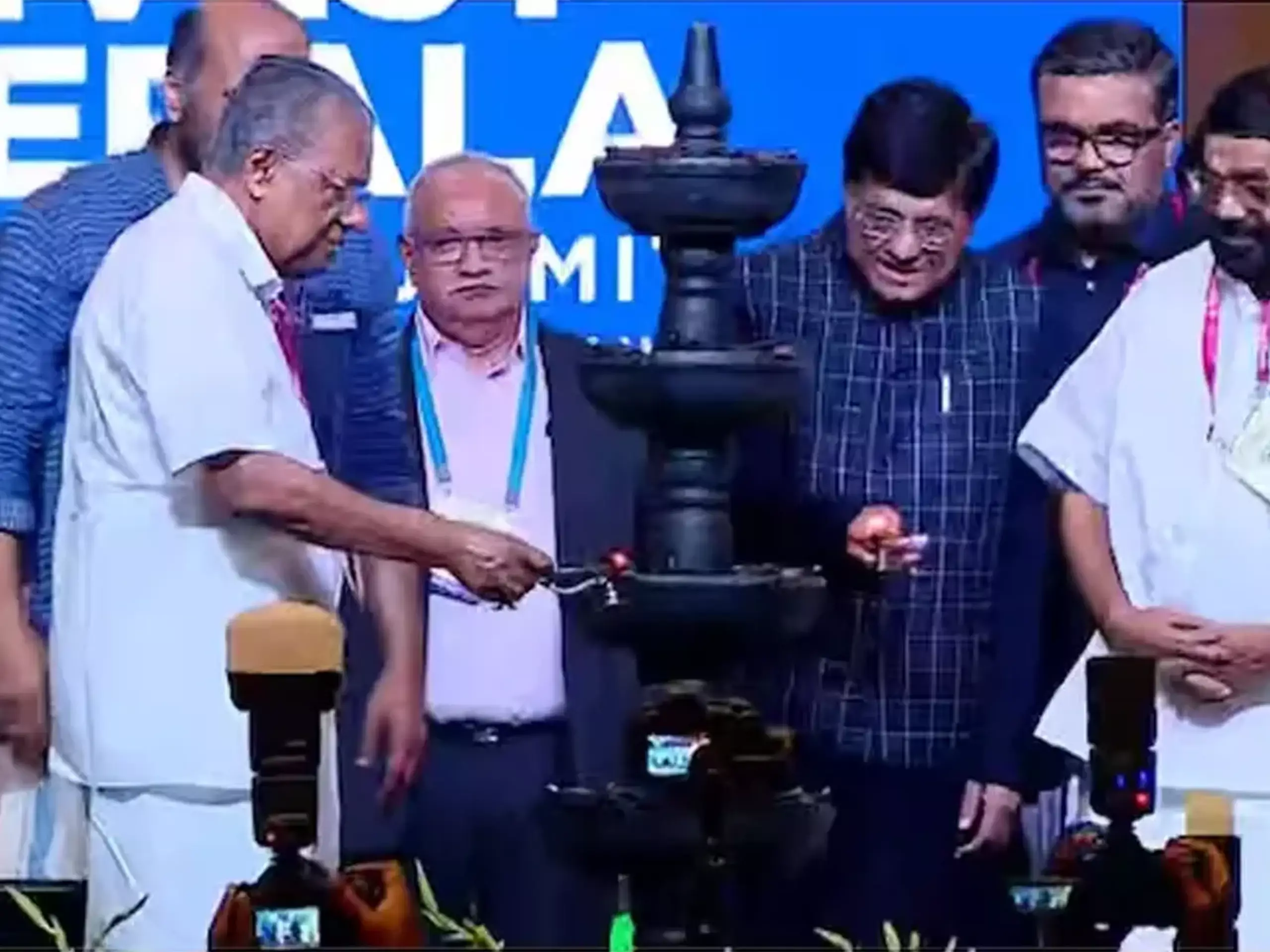 ഇൻവെസ്റ്റ് കേരള ആഗോള നിക്ഷേപക ഉച്ചകോടിക്ക് തുടക്കം