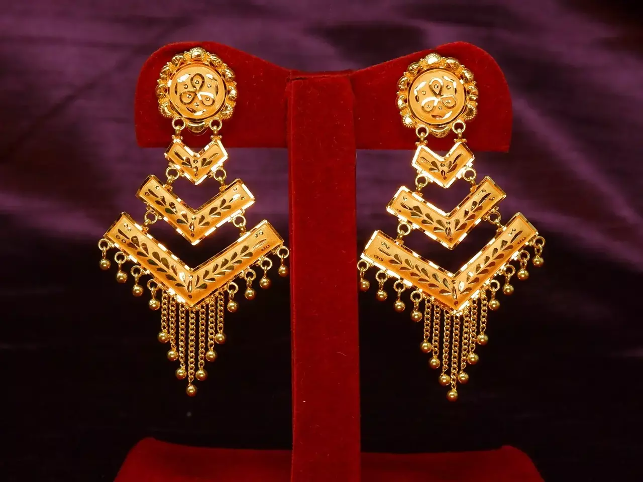 what is the reason for the decline in gold prices