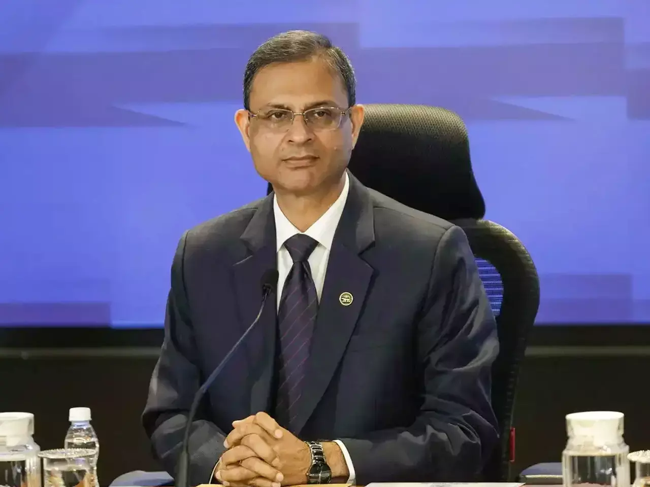 malhotras daring move to reduce interest rates