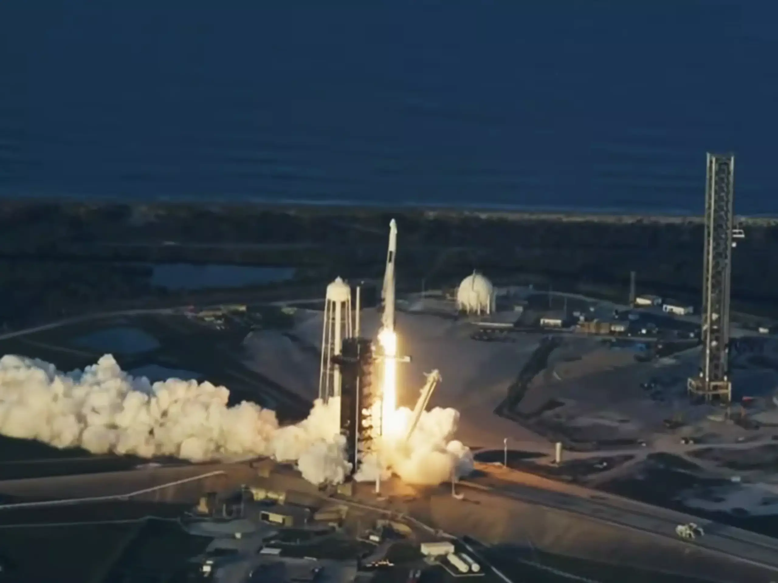 സ്പേസ്എക്സ് ക്രൂ 10 വിക്ഷേപിച്ചു;   സുനിതയുടെ മടങ്ങിവരവും കാത്ത് ലോകം