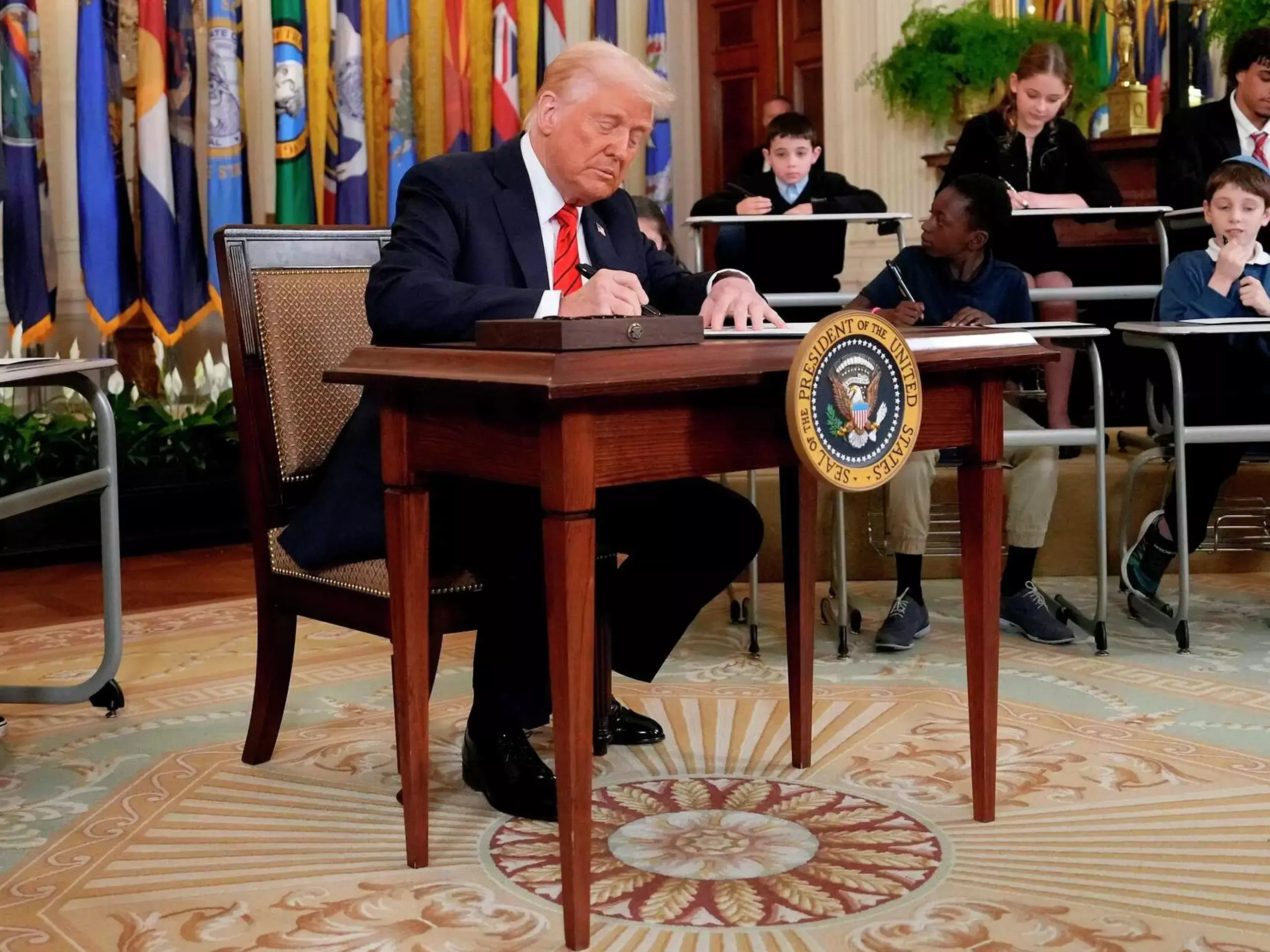 ട്രംപ് വിദ്യാഭ്യാസ വകുപ്പ് പിരിച്ചുവിട്ടു