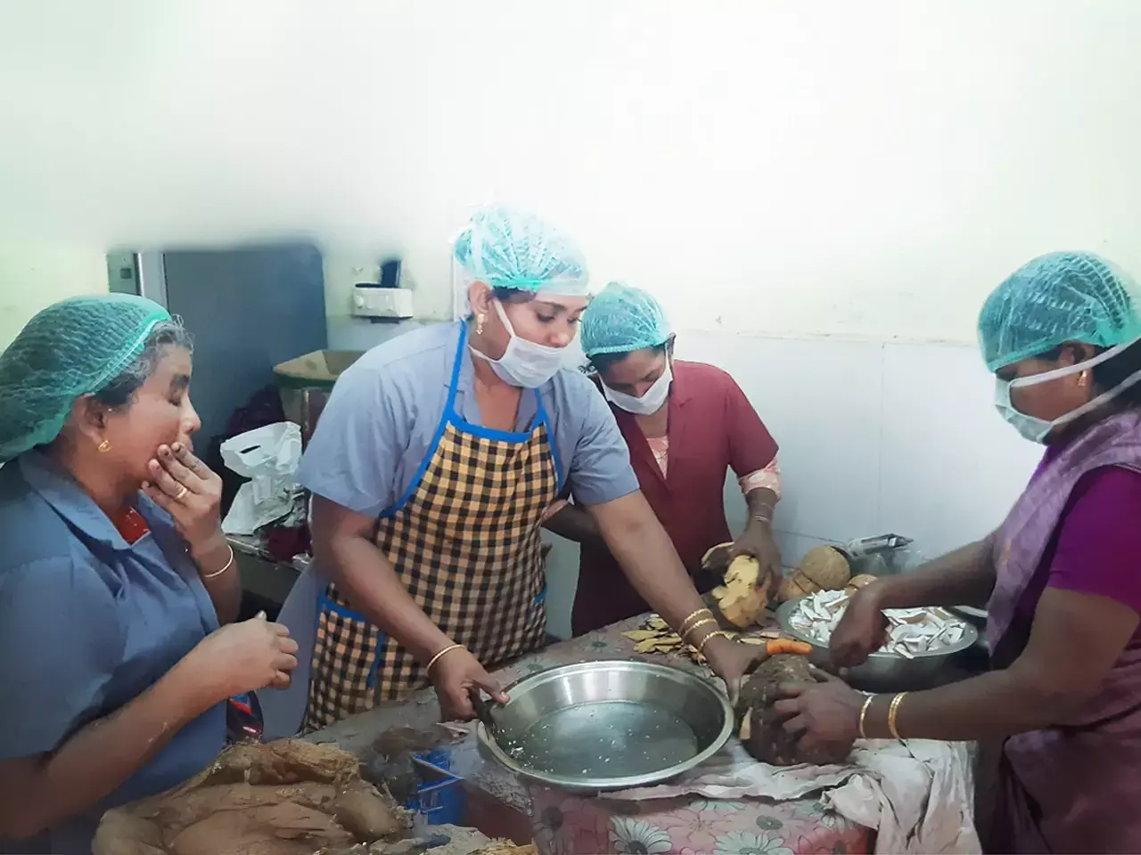 14.29 crores allocated for salary distribution to school cooking workers