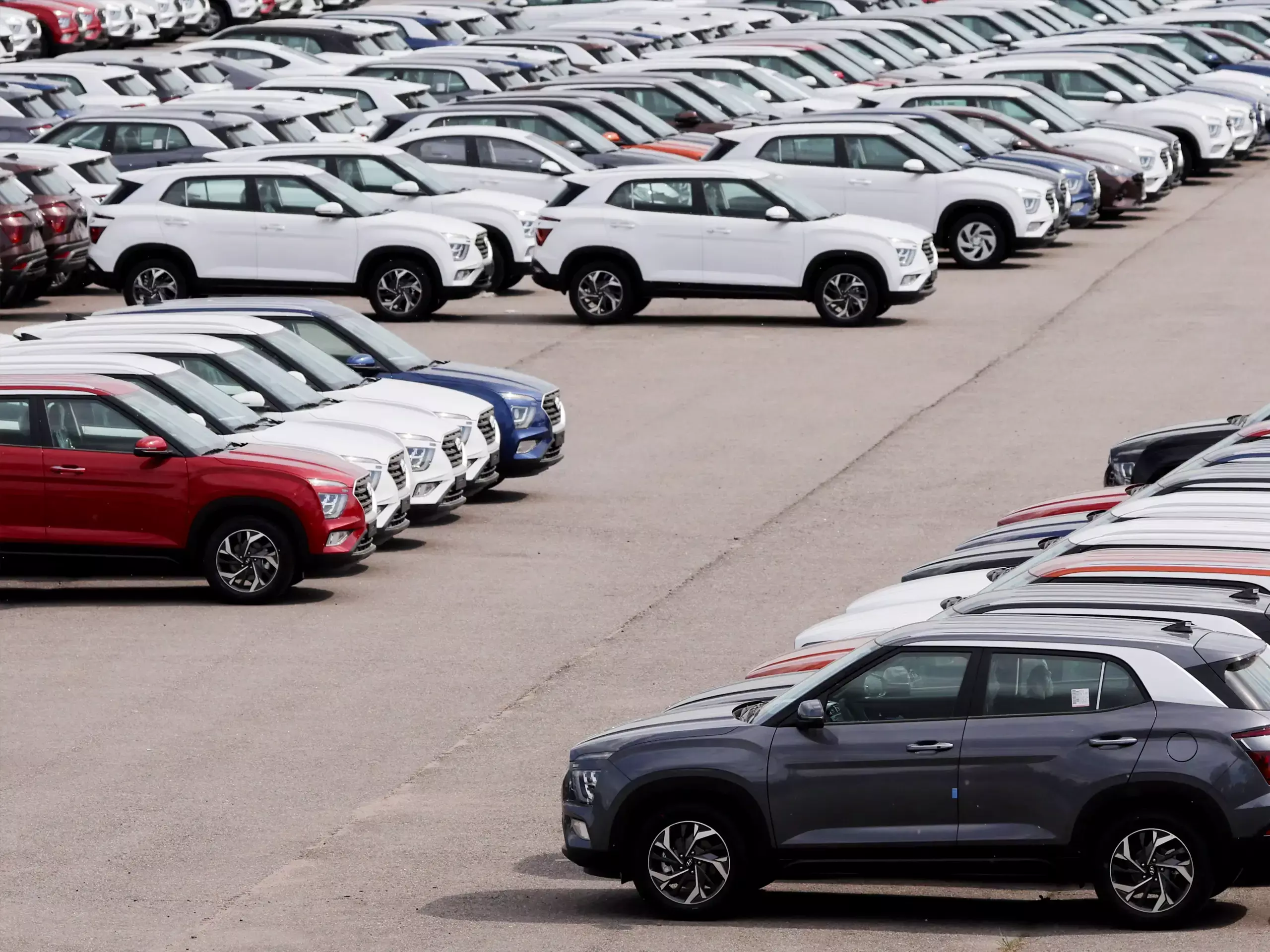 വേഗം ബുക്ക് ചെയ്തോളൂ; ഏപ്രിൽ മുതൽ വാഹന വില ഉയരും