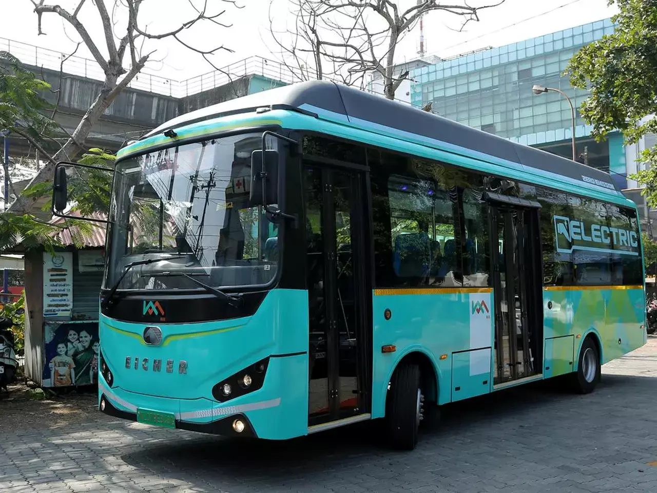kochi metro feeder bus, two lakh people have travelled so far