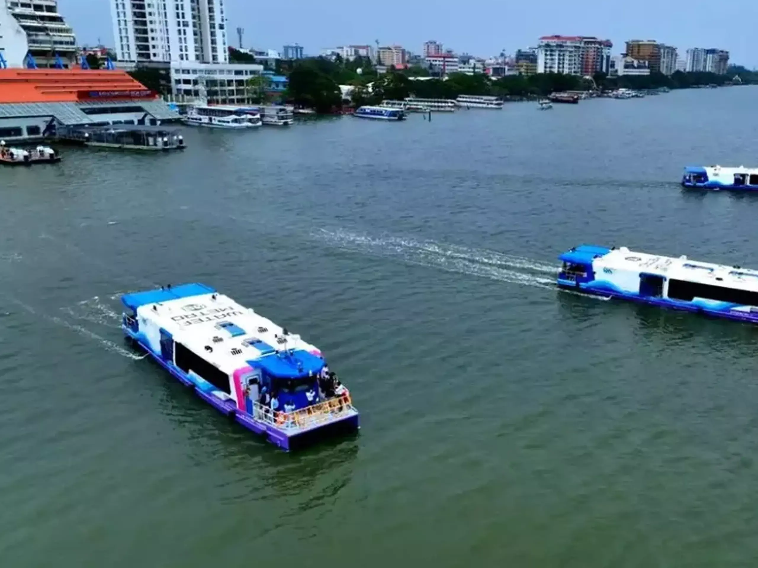 വാട്ടർ മെട്രോ യാത്രക്കാരുടെ എണ്ണം 40 ലക്ഷം പിന്നിട്ടു