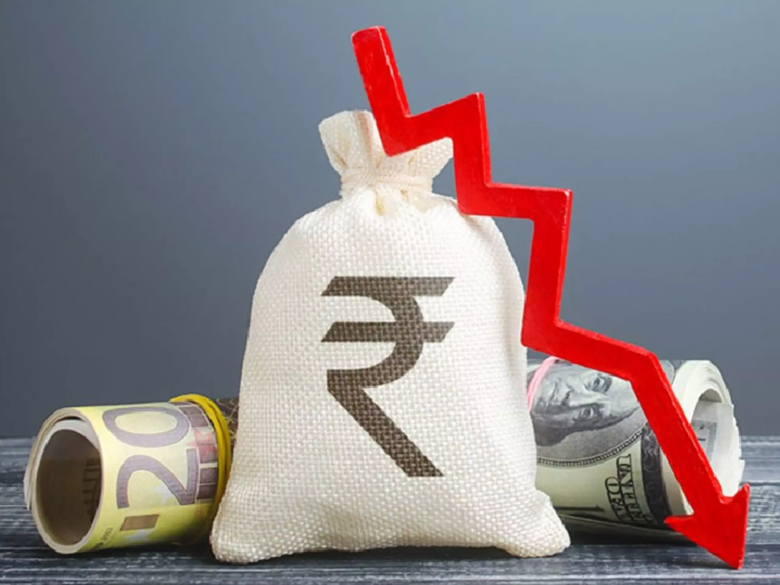 കുതിച്ചുയർന്ന്‌ വിപണി: രൂപയ്ക്ക് 50 പൈസയുടെ നഷ്ടം