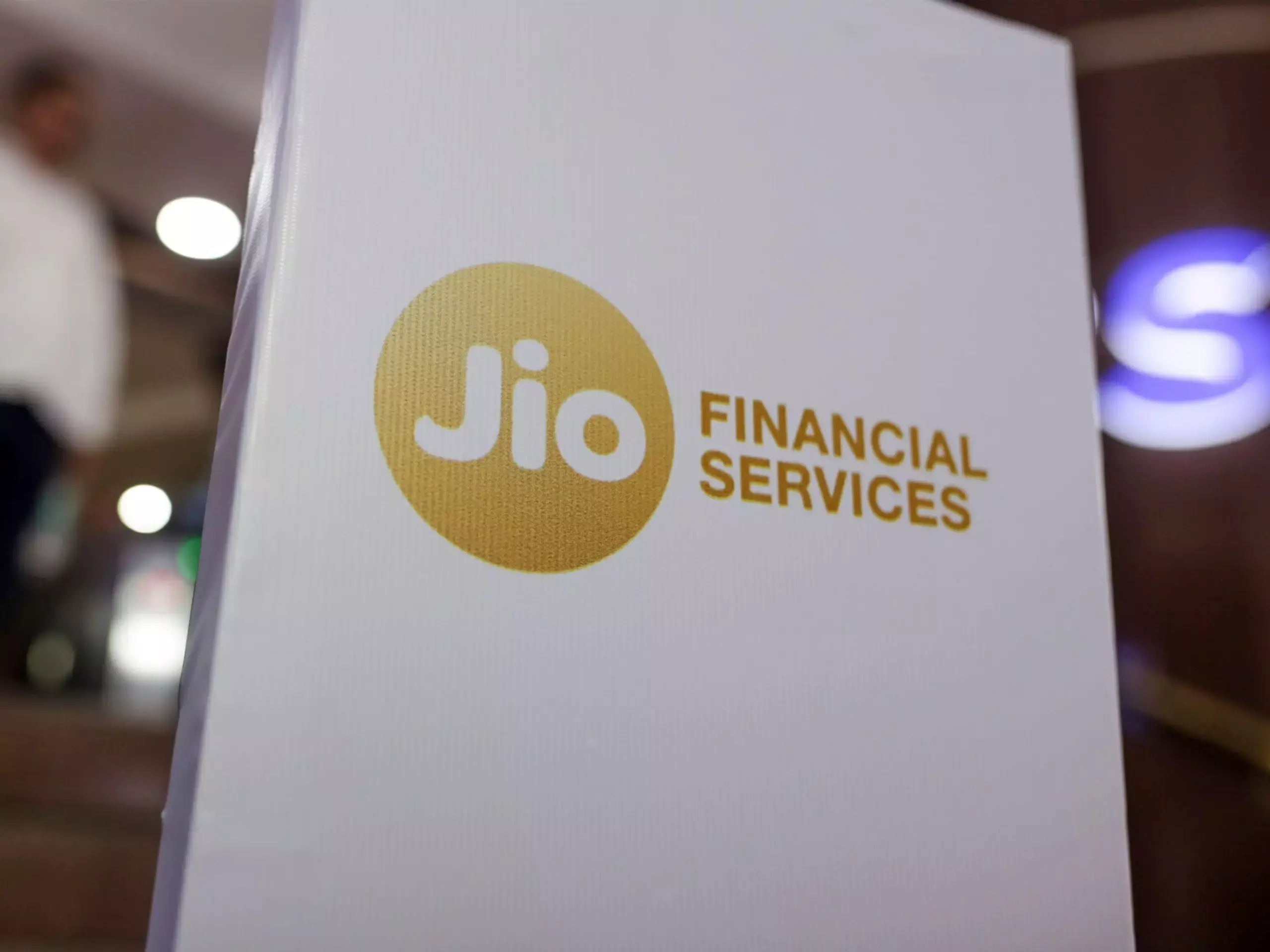 10 മിനിറ്റുള്ളില്‍ 1 കോടി വരെ വായ്പ; പദ്ധതിയുമായി ജിയോഫിന്‍