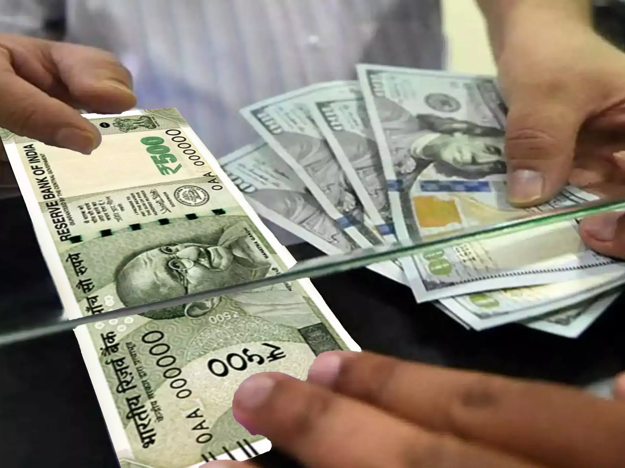 ഓഹരി വിപണിയിൽ കുതിപ്പ്, രൂപയ്ക്ക് 61 പൈസയുടെ നേട്ടം