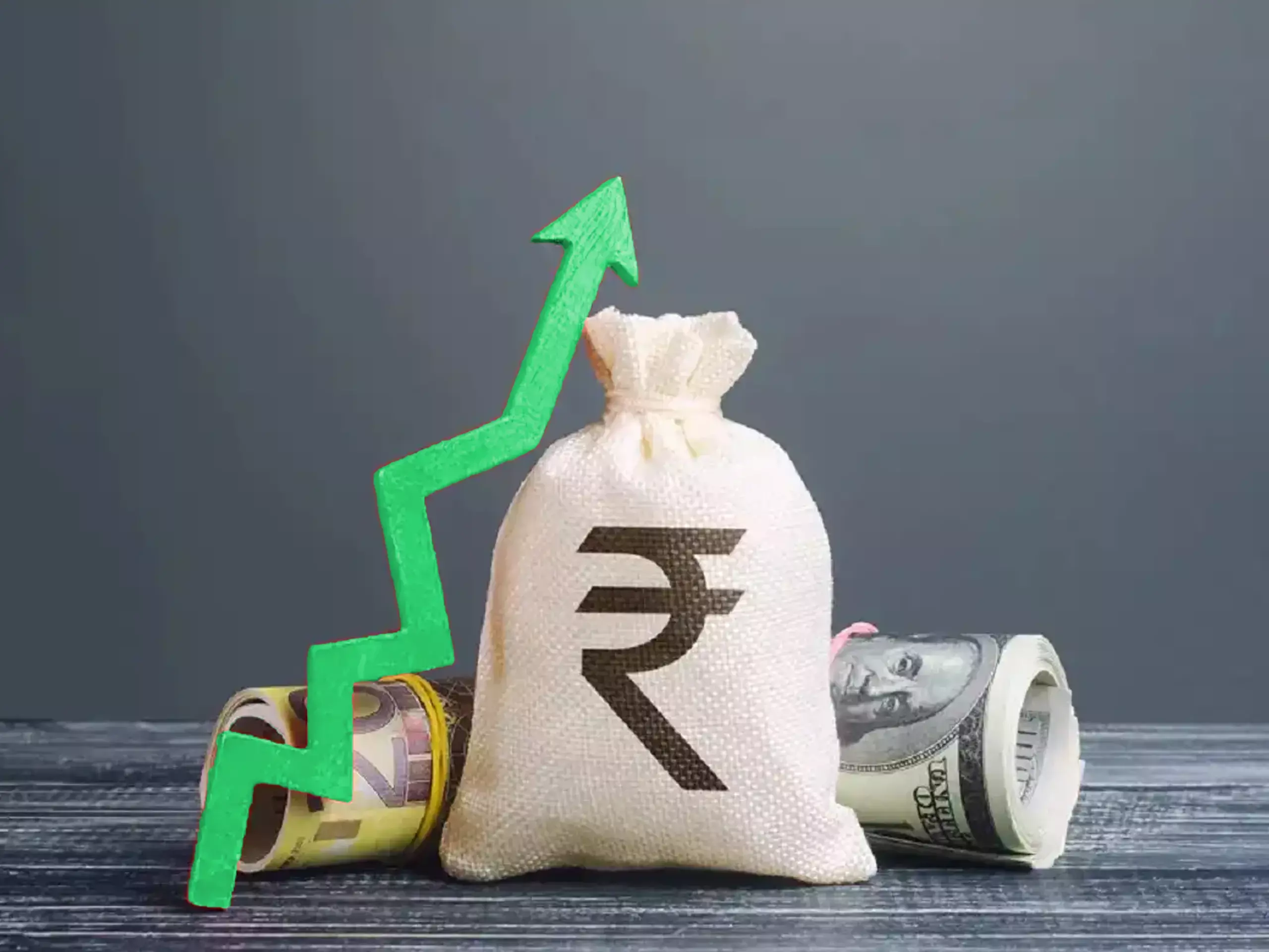 കുതിച്ചുയര്‍ന്ന് ഓഹരി വിപണി, കരുത്താര്‍ജ്ജിച്ച് രൂപ