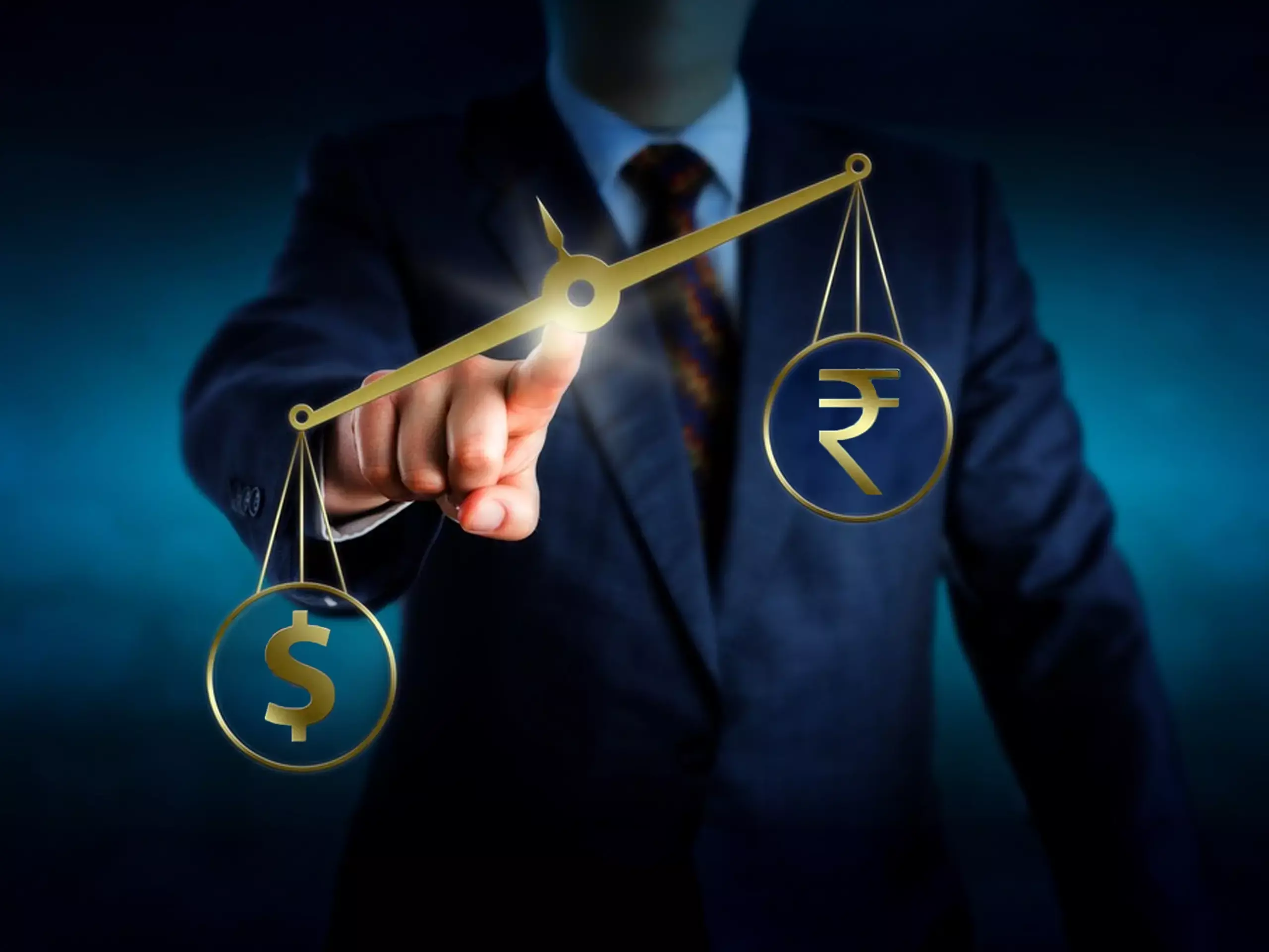 തിരിച്ചുവന്ന് രൂപ, 27 പൈസയുടെ നേട്ടം; സെന്‍സെക്‌സ് 300 പോയിന്റ് കുതിച്ചു