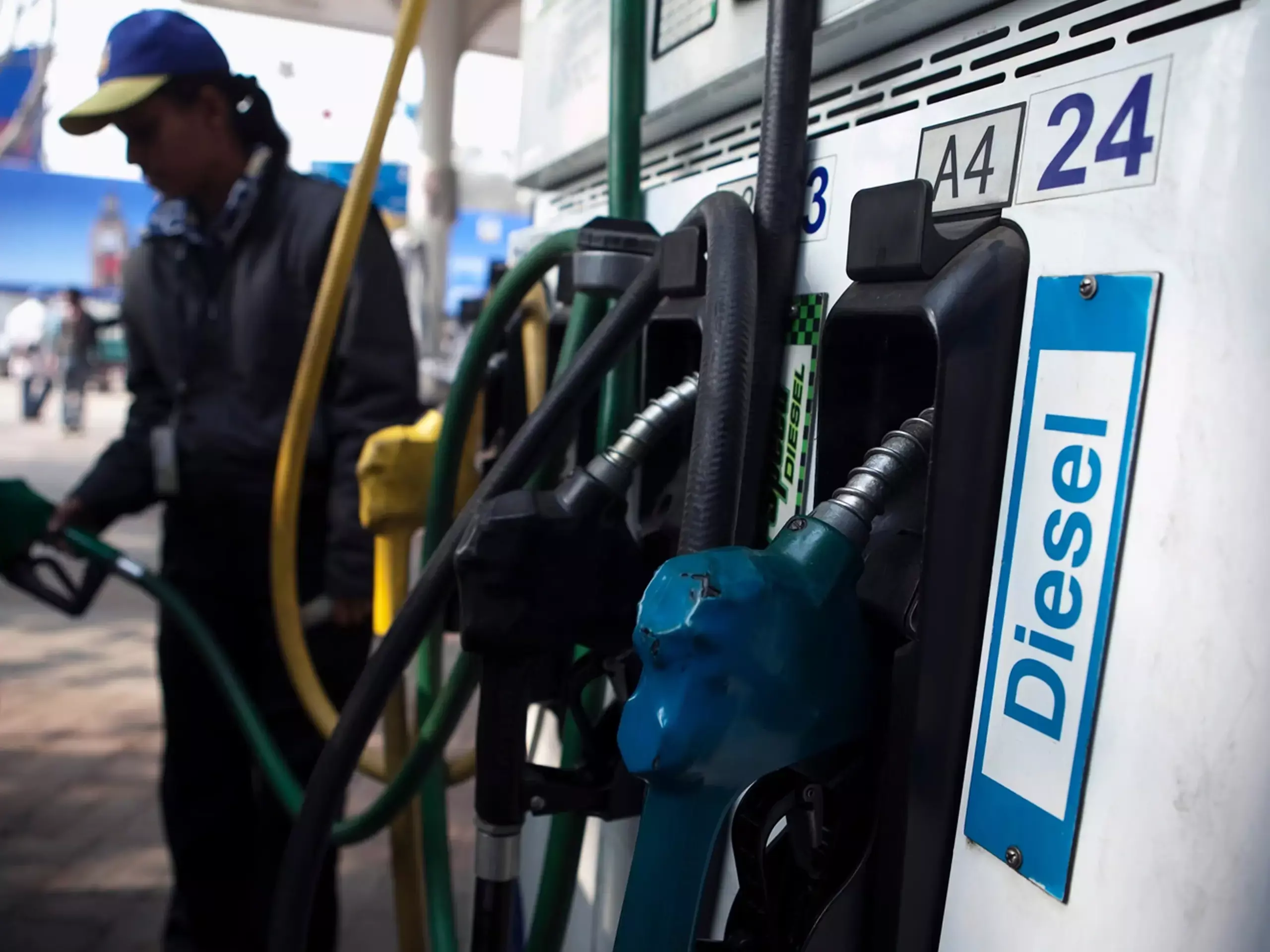 പരിഭ്രാന്തി വേണ്ട; ഇന്ധന സ്റ്റോക്ക്  ആവശ്യംപോലെയെന്ന് ഐഒസി