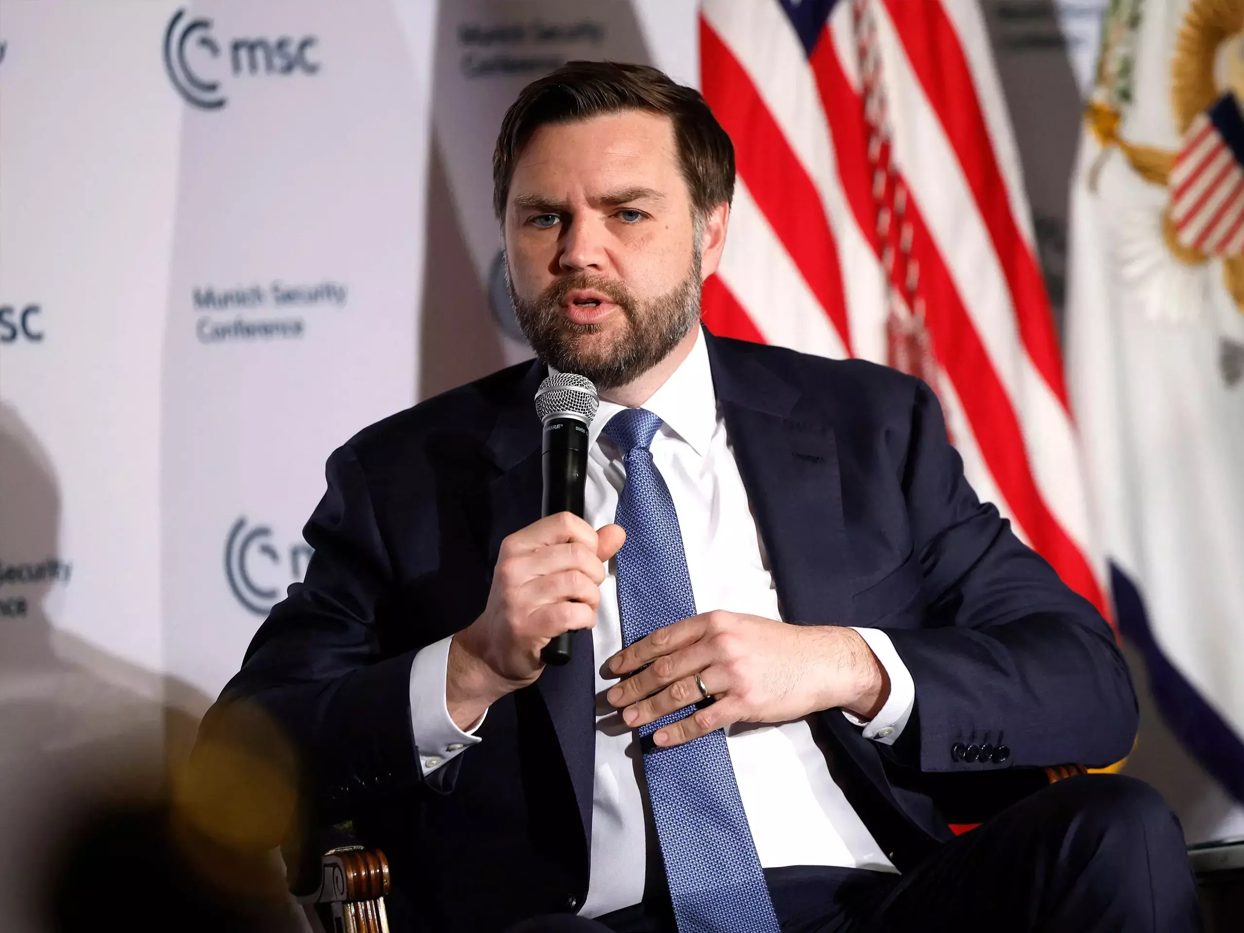 ഇന്ത്യാ-പാക് സംഘര്‍ഷം യുഎസിന്റെ   വിഷയമല്ലെന്ന് ജെ ഡി വാന്‍സ്