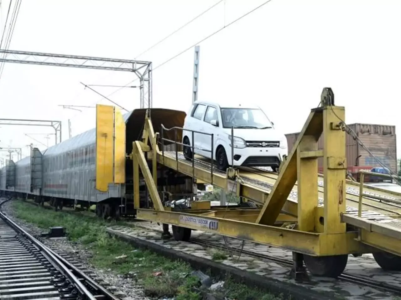 maruti suzuki says 5 lakh vehicles sent by railways