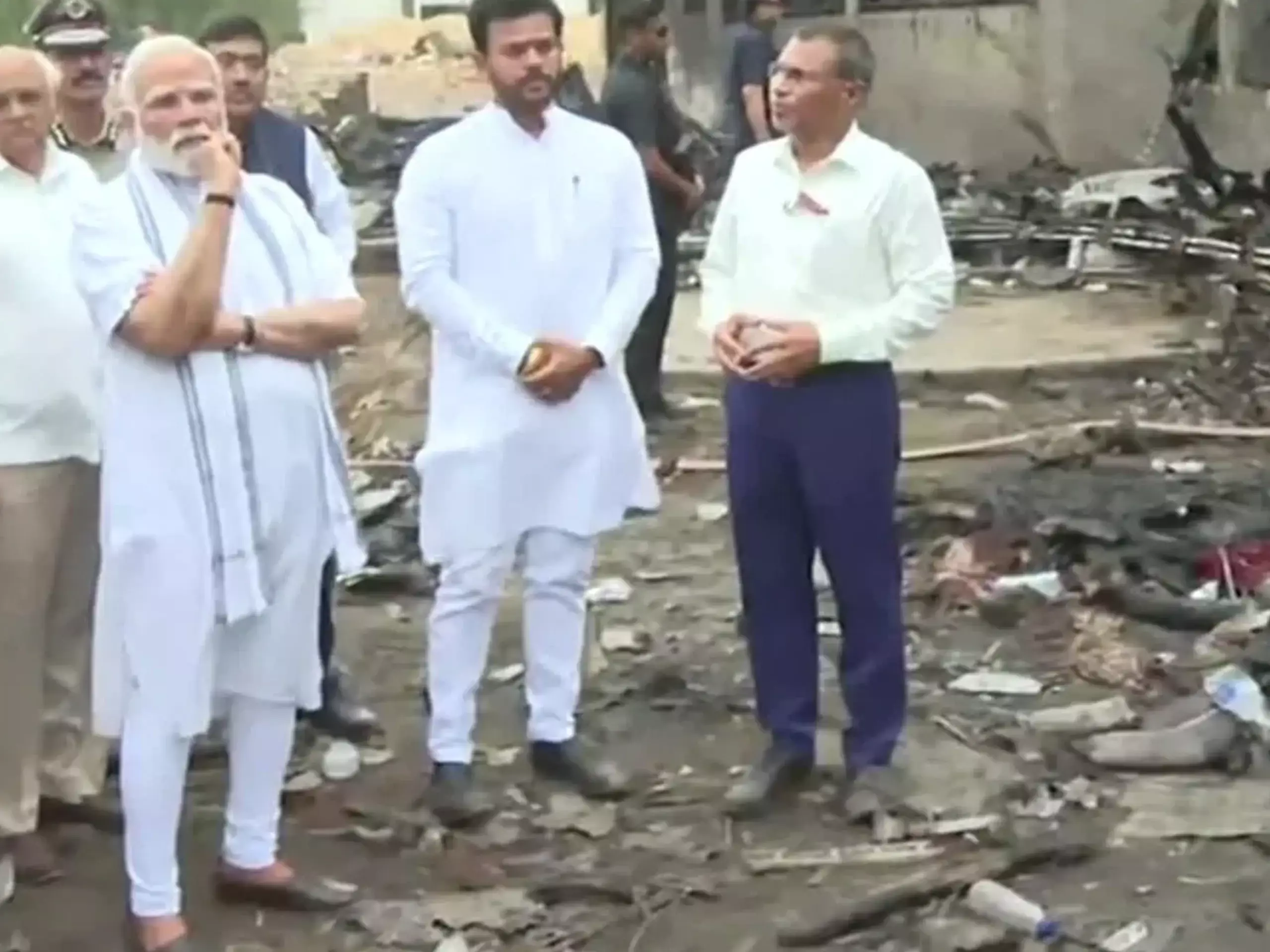 അഹമ്മദാബാദ് വിമാനദുരന്തം: സ്ഥിതിഗതികൾ വിലയിരുത്തി പ്രധാനമന്ത്രി നരേന്ദ്രമോദി