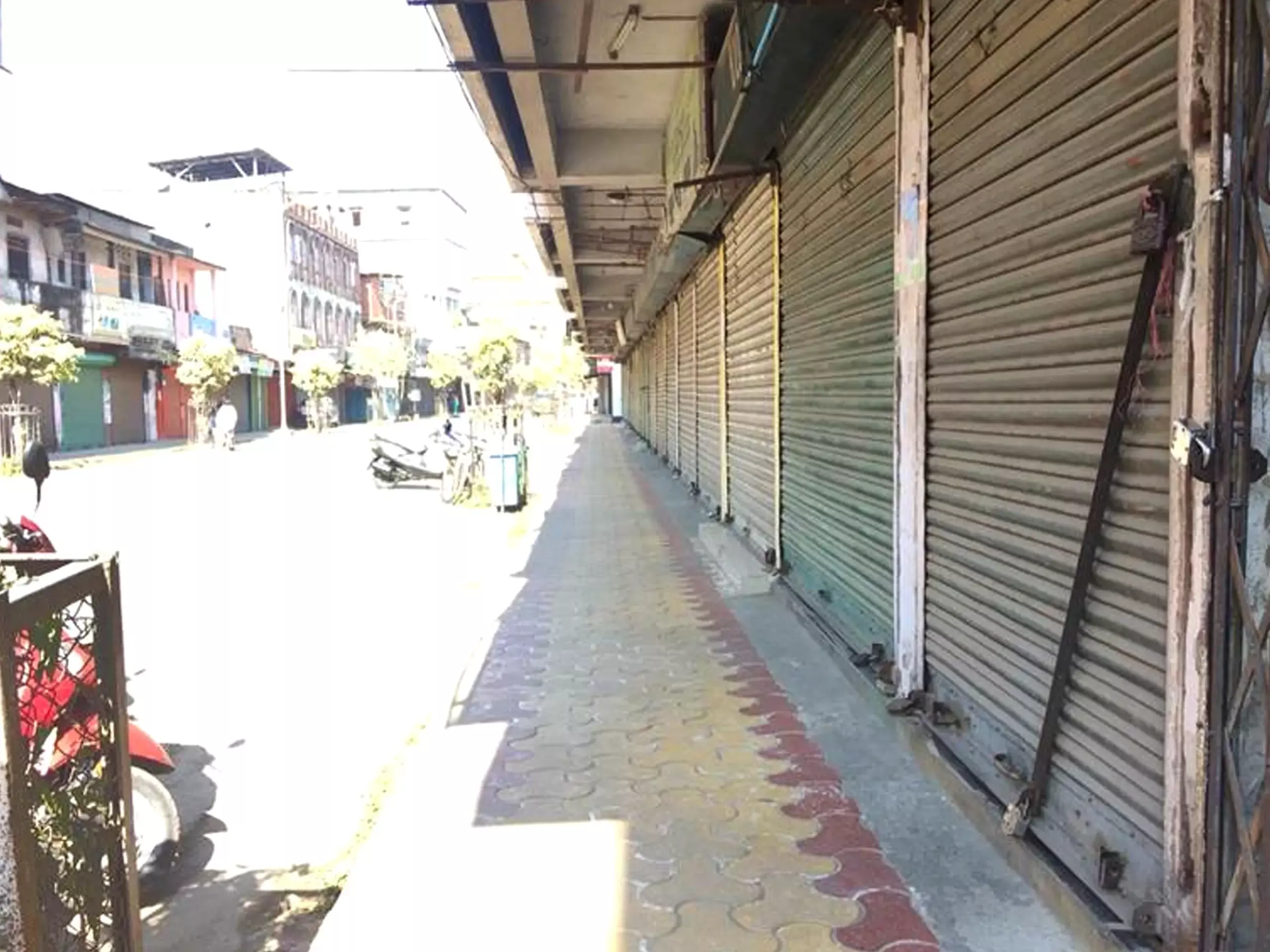 പൊതുപണിമുടക്ക് പുരോഗമിക്കുന്നു;   സേവന മേഖലകളെ ബാധിച്ചതായി യൂണിയനുകള്‍